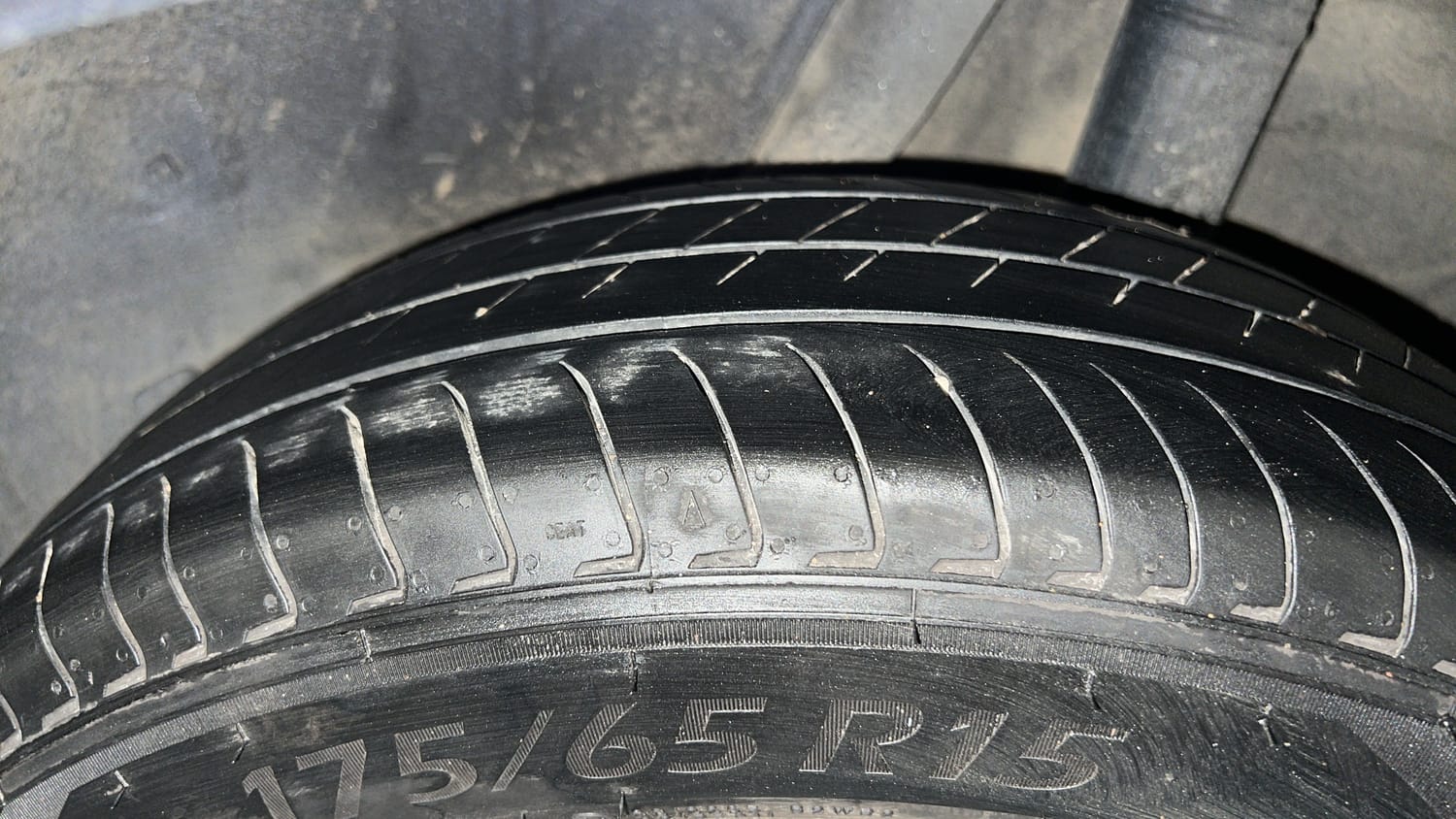 Used 2019 Honda Amaze 1.2 V CVT Petrol Petrol Automatic tyres LEFT REAR TYRE TREAD VIEW