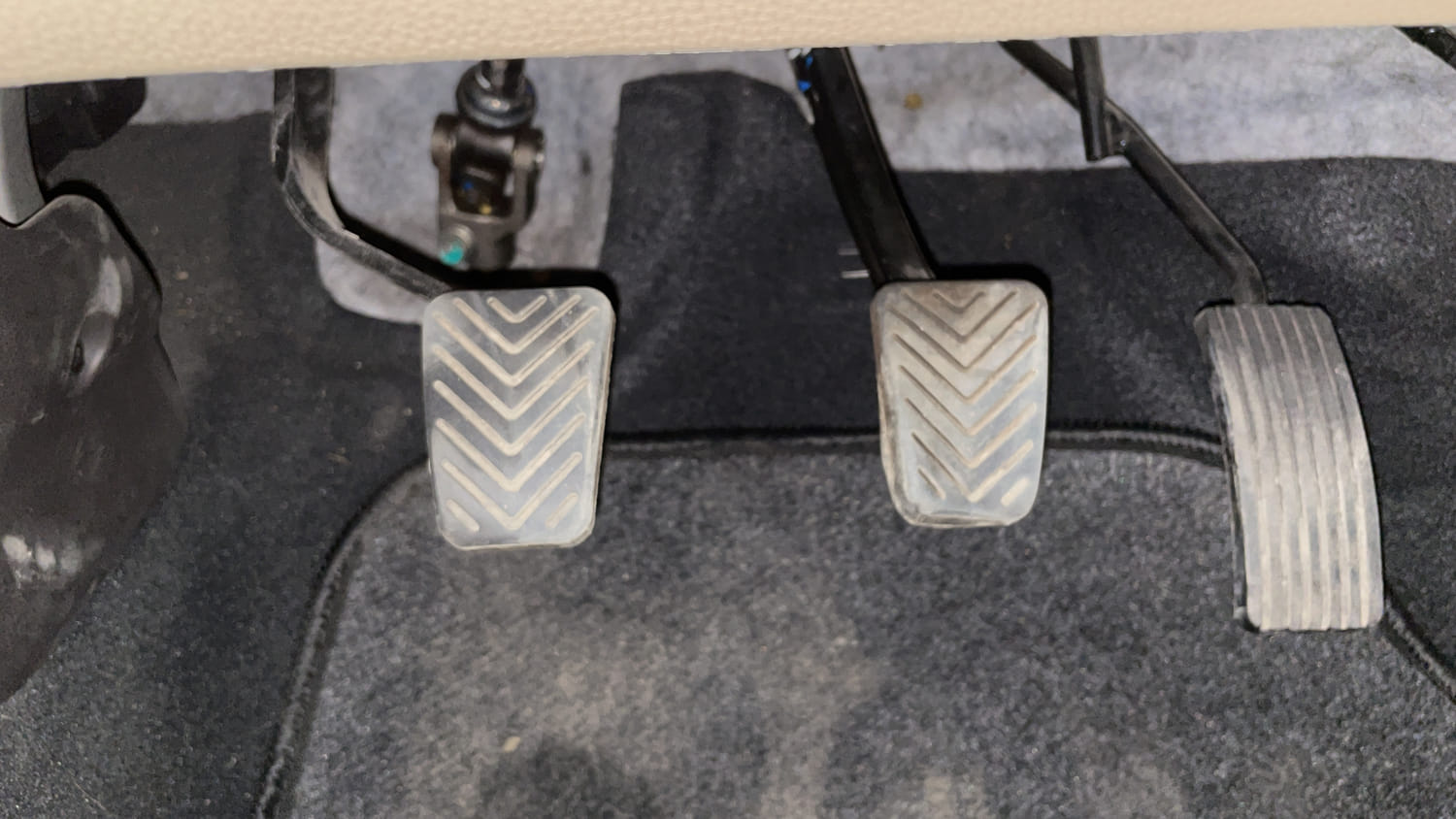 Used 2015 Hyundai Eon Magna + Petrol Manual interior PEDALS VIEW