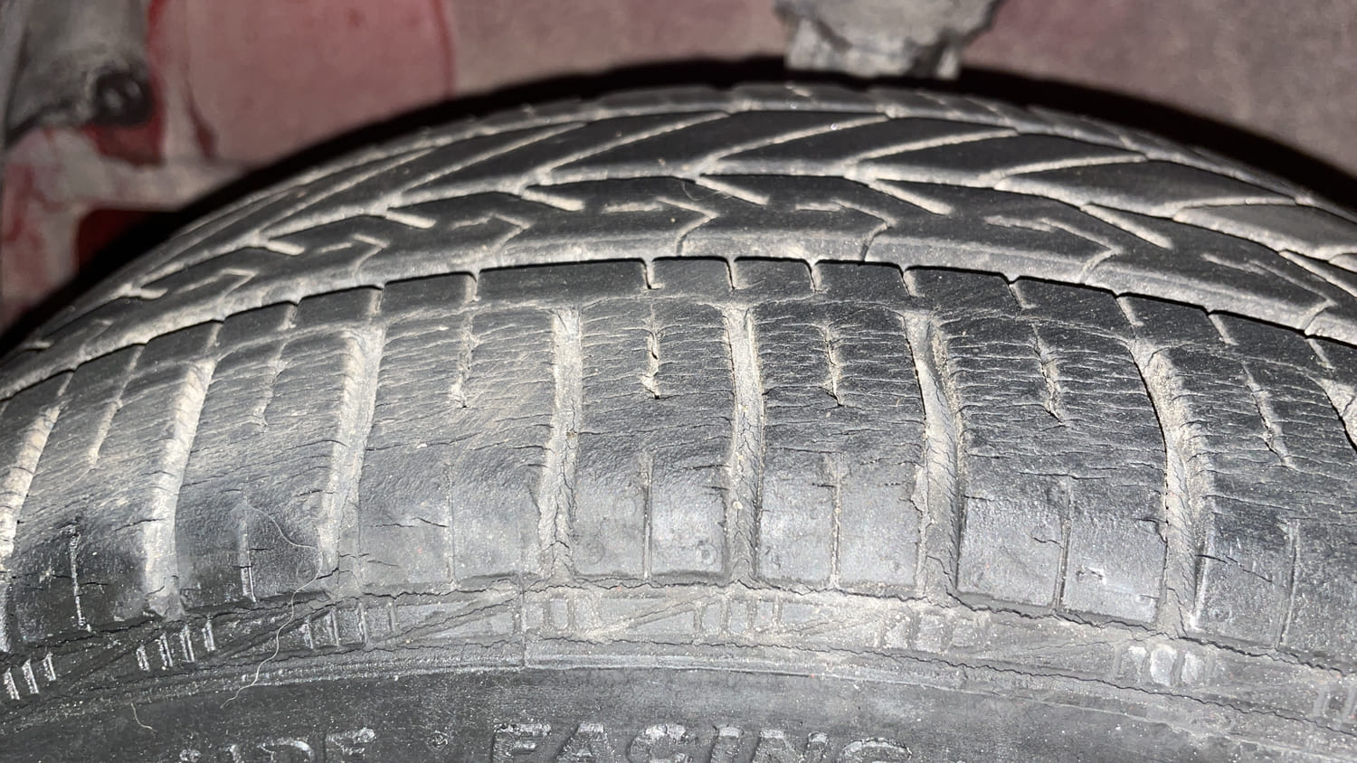 Used 2015 Hyundai Eon Magna + Petrol Manual tyres LEFT FRONT TYRE TREAD VIEW