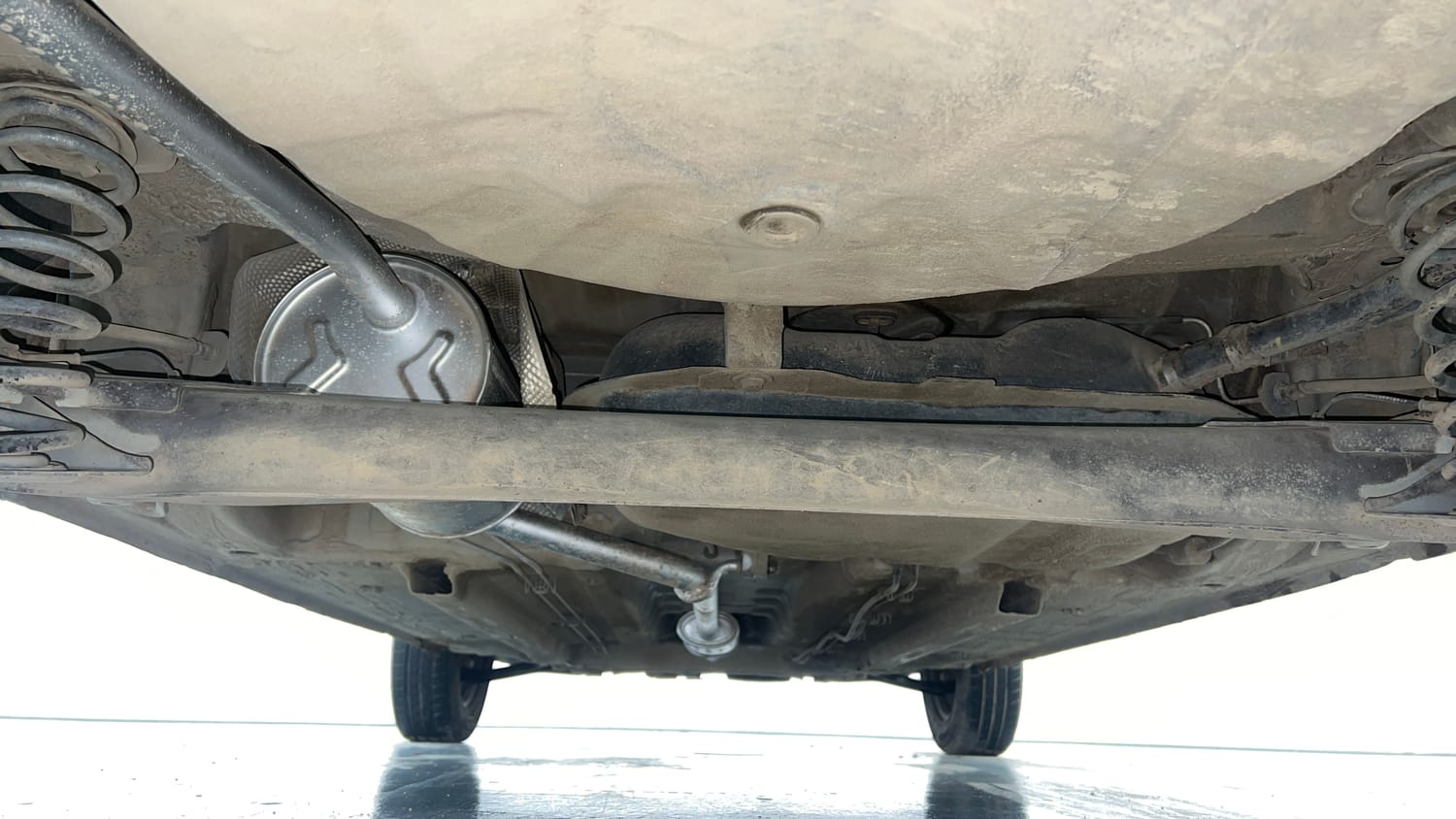 Used 2023 Renault Kwid CLIMBER Petrol Manual extra REAR UNDERBODY VIEW (TAKEN FROM REAR)