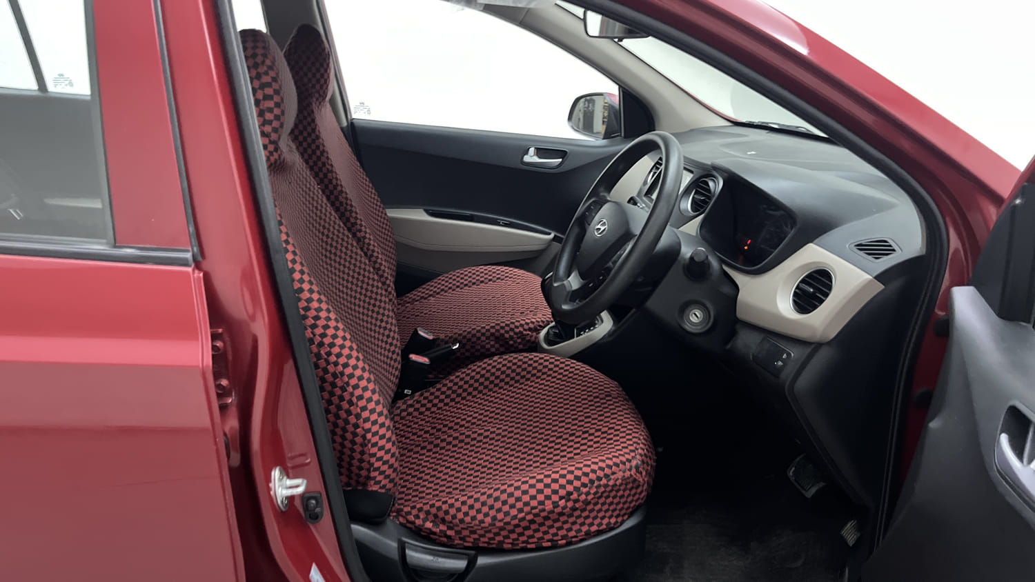 Used 2017 Hyundai Grand i10 Sportz (O) AT 1.2 Kappa VTVT Petrol Automatic interior RIGHT SIDE FRONT DOOR CABIN VIEW