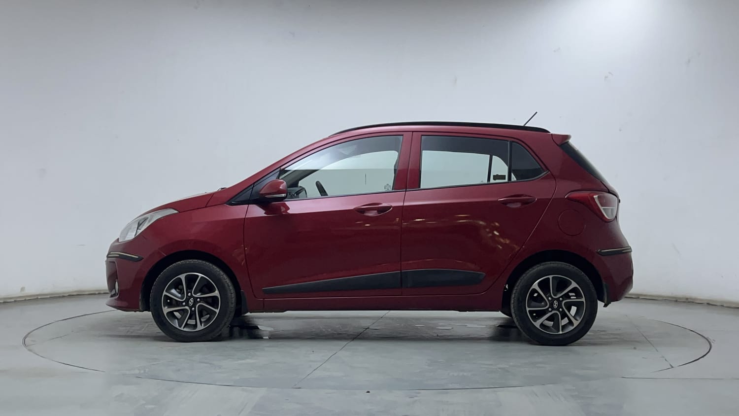 Used 2017 Hyundai Grand i10 Sportz (O) AT 1.2 Kappa VTVT Petrol Automatic exterior LEFT SIDE VIEW