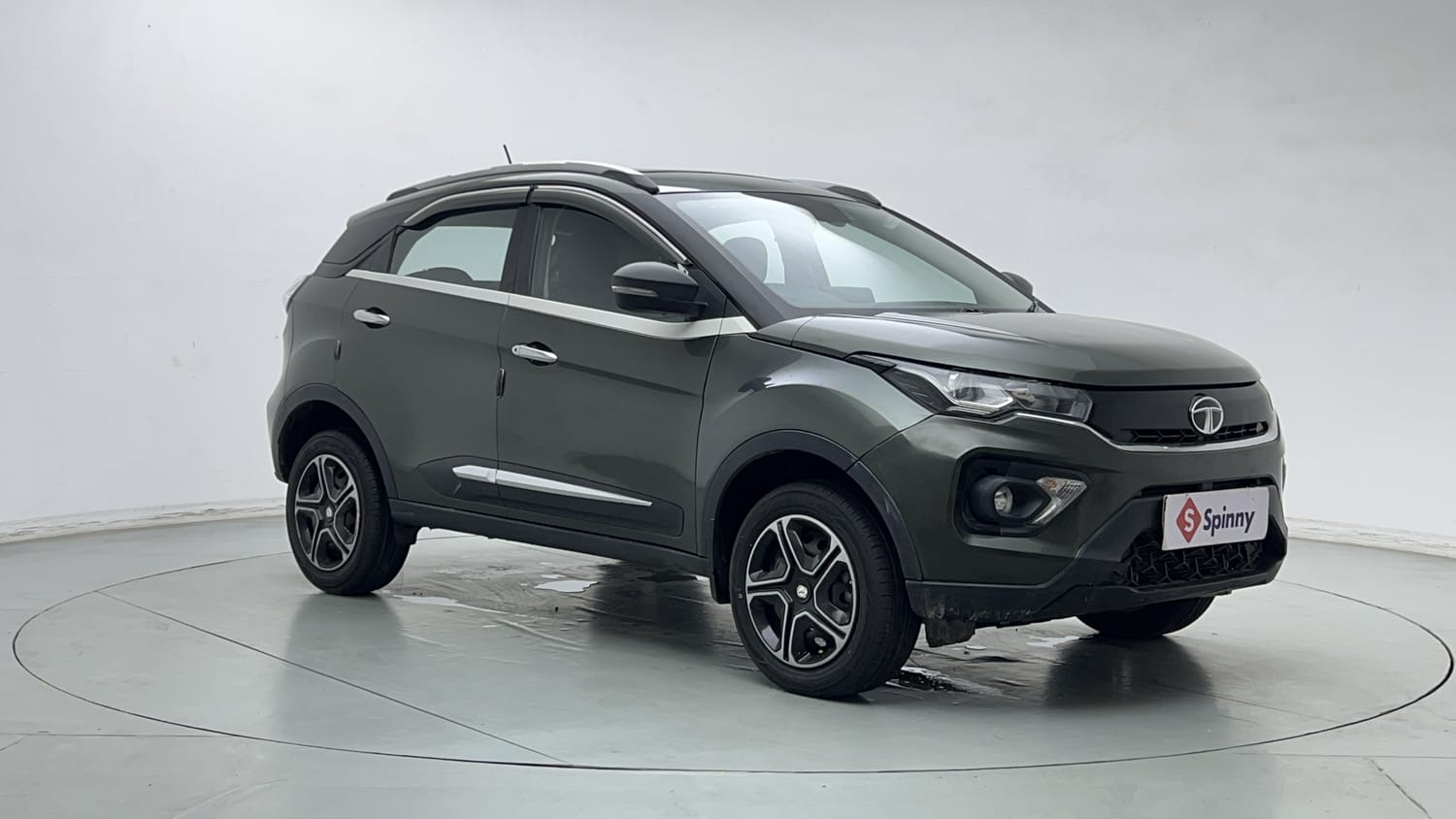 Used 2022 Tata Nexon XMA (S) Petrol Automatic exterior RIGHT FRONT CORNER VIEW