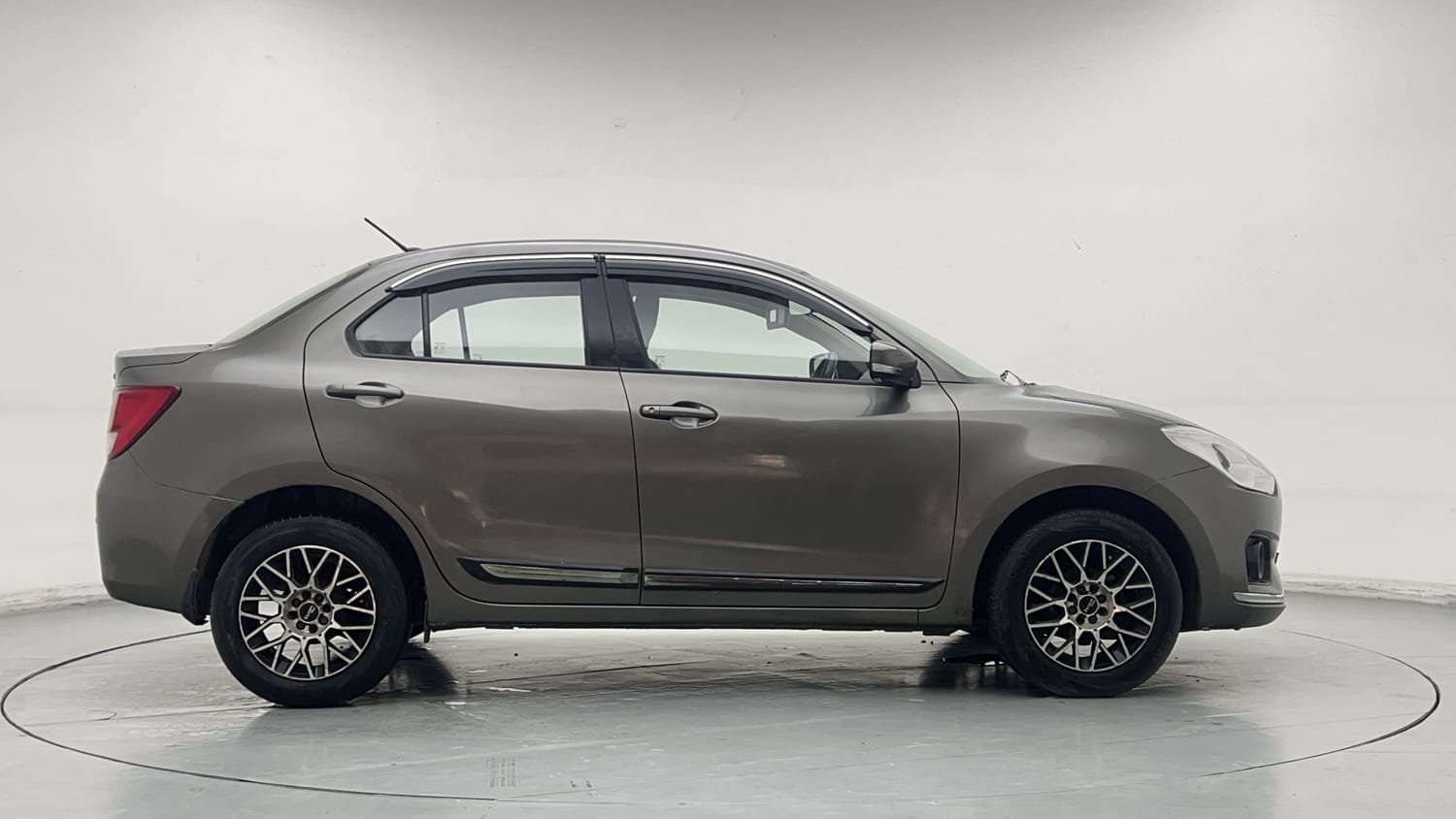Used 2018 Maruti Suzuki Dzire VXi AMT Petrol Automatic exterior RIGHT SIDE VIEW