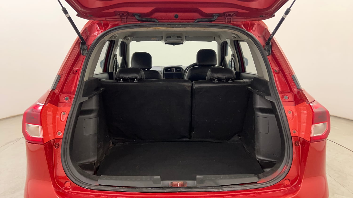 Used 2019 maruti-suzuki Vitara Brezza ZDi AGS Diesel Automatic interior DICKY INSIDE VIEW