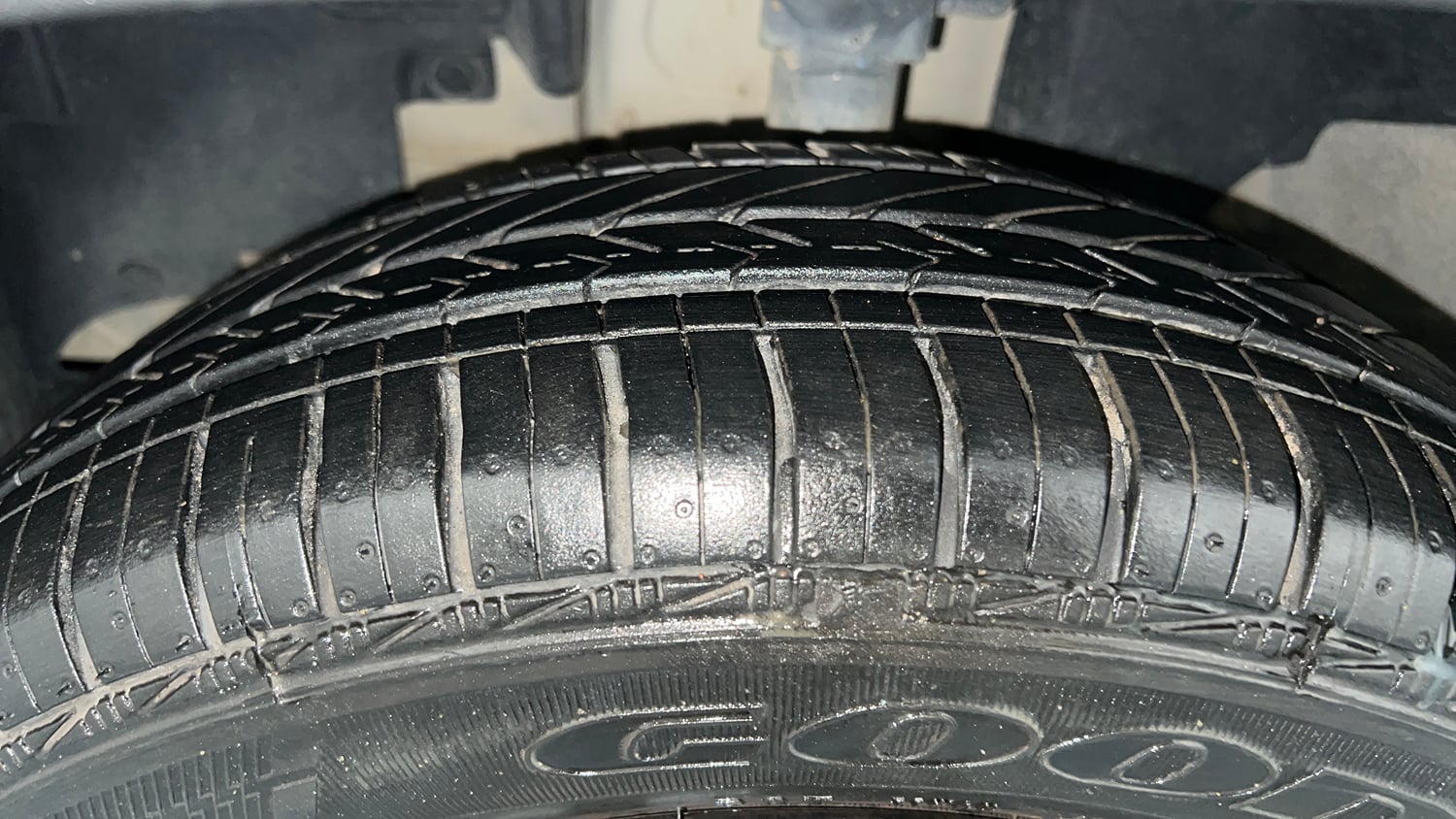 Used 2023 Renault Kwid CLIMBER Petrol Manual tyres LEFT FRONT TYRE TREAD VIEW