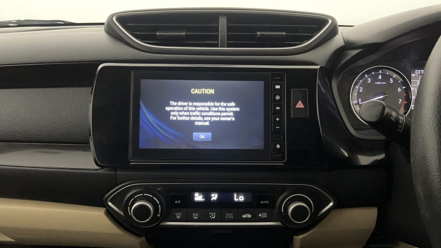 Used 2019 Honda Amaze 1.2 V CVT Petrol Petrol Automatic interior MUSIC SYSTEM & AC CONTROL VIEW