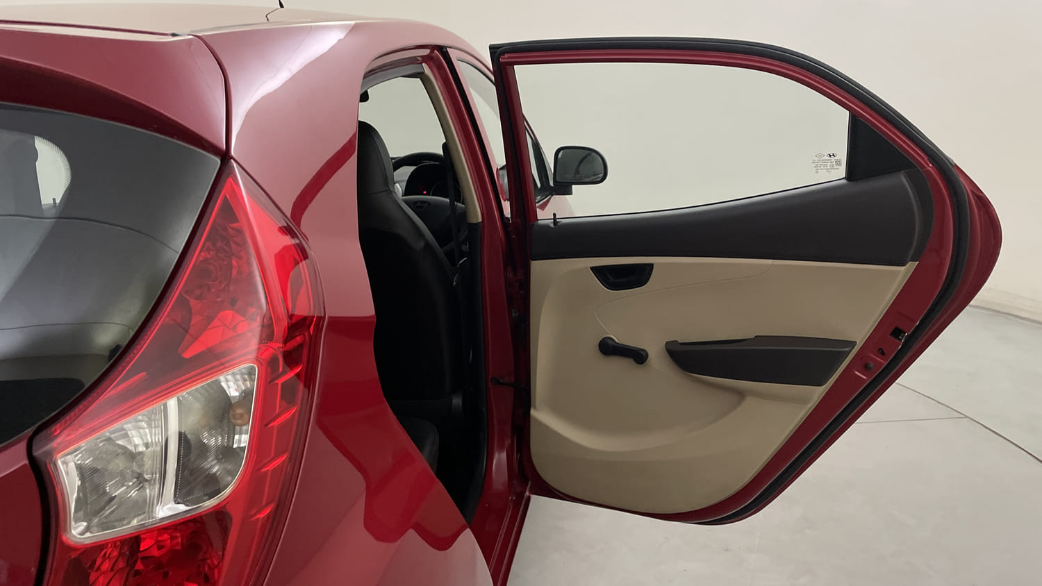 Used 2015 Hyundai Eon Magna + Petrol Manual interior RIGHT REAR DOOR OPEN VIEW