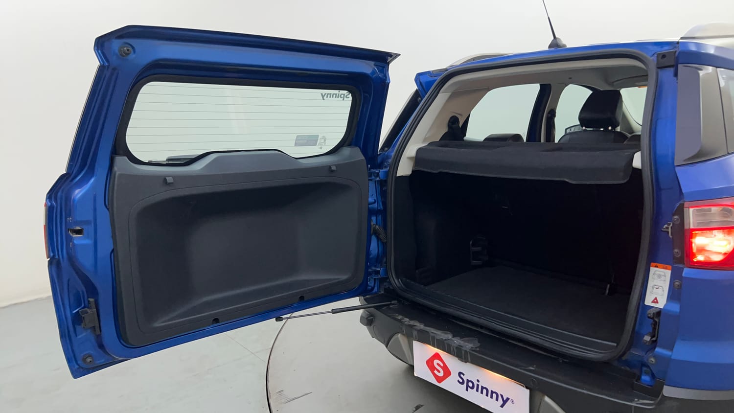 Used 2018 Ford EcoSport Titanium + 1.5L TDCi Diesel Manual interior DICKY DOOR OPEN VIEW