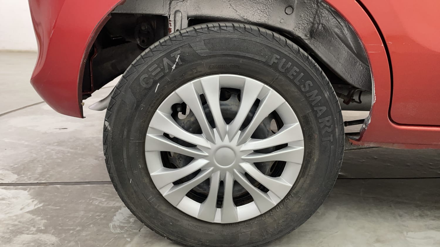 Used 2019 Maruti Suzuki Alto 800 VXi Petrol Manual tyres RIGHT REAR TYRE RIM VIEW