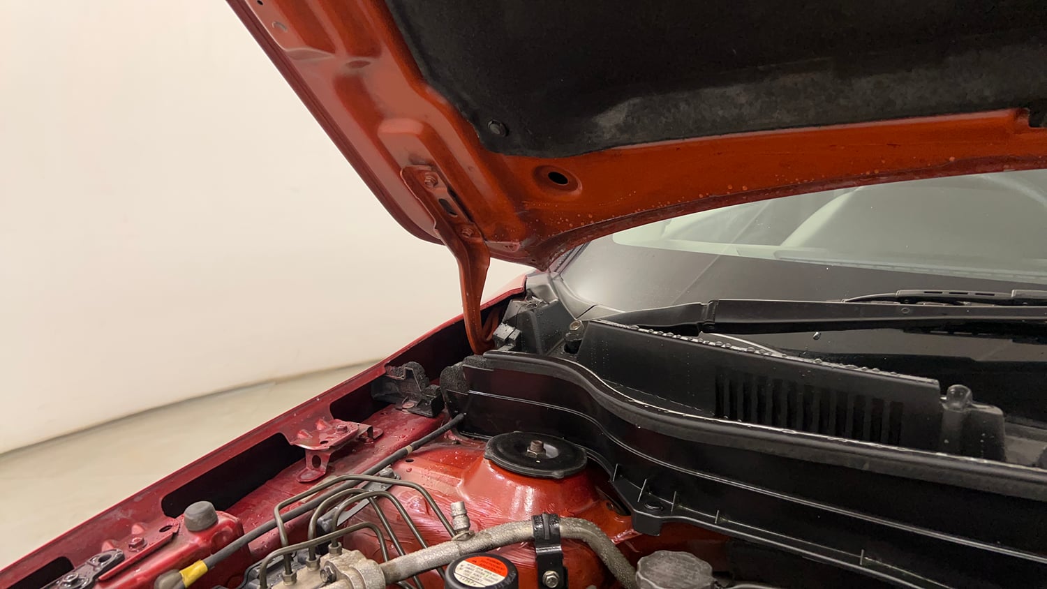 Used 2019 maruti-suzuki Vitara Brezza ZDi AGS Diesel Automatic engine ENGINE RIGHT SIDE HINGE & APRON VIEW
