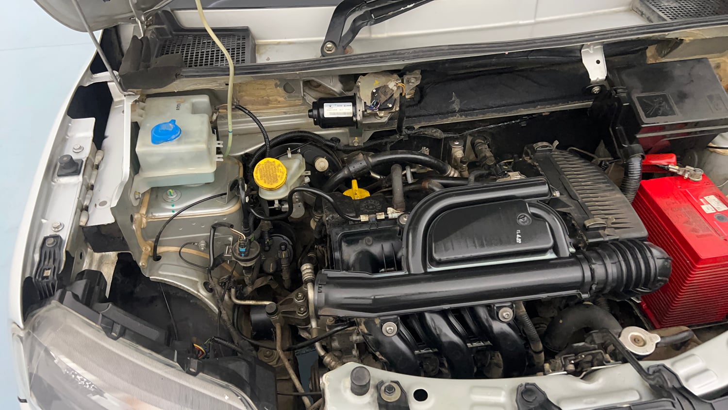 Used 2023 Renault Kwid CLIMBER Petrol Manual engine ENGINE RIGHT SIDE VIEW
