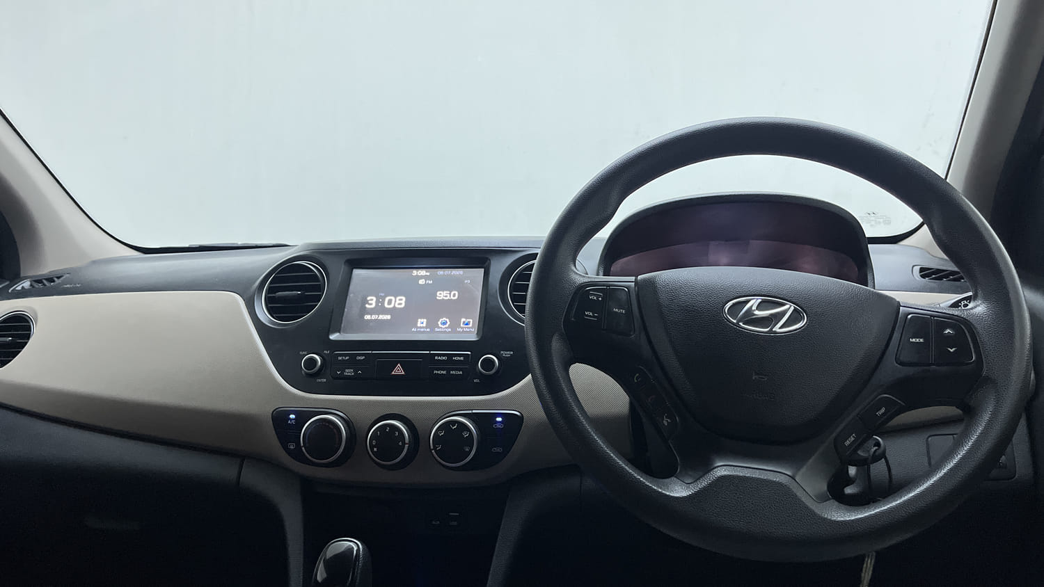 Used 2017 Hyundai Grand i10 Sportz (O) AT 1.2 Kappa VTVT Petrol Automatic interior DASHBOARD VIEW