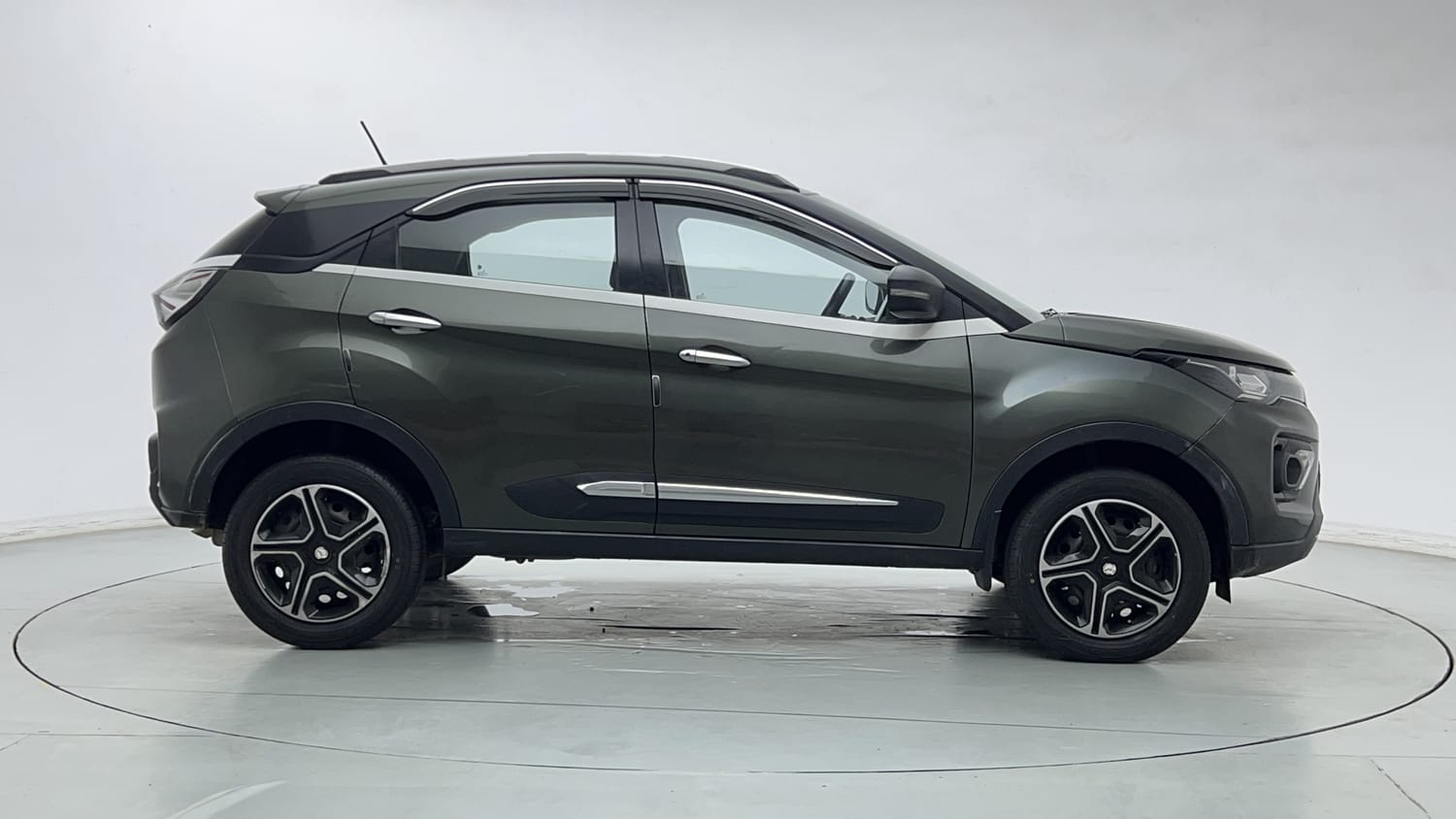 Used 2022 Tata Nexon XMA (S) Petrol Automatic exterior RIGHT SIDE VIEW