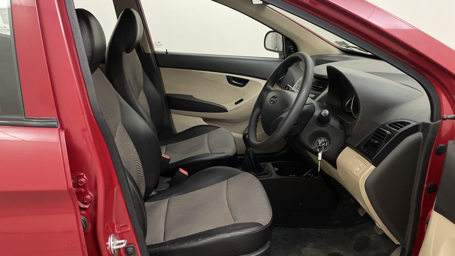 Used 2015 Hyundai Eon Magna + Petrol Manual interior RIGHT SIDE FRONT DOOR CABIN VIEW