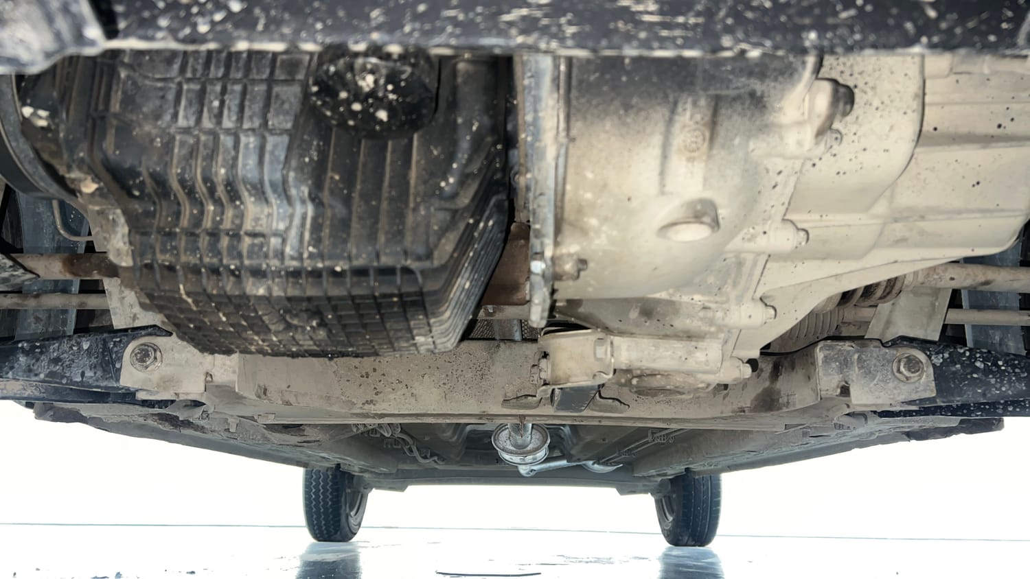 Used 2023 Renault Kwid CLIMBER Petrol Manual extra FRONT LEFT UNDERBODY VIEW