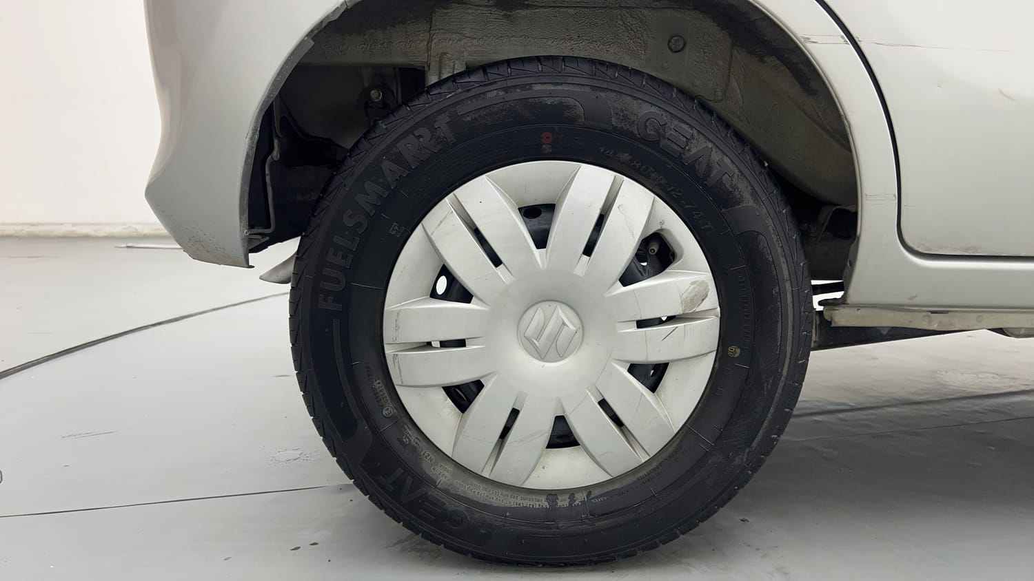 Used 2020 Maruti Suzuki Alto 800 LXi Petrol Manual tyres RIGHT REAR TYRE RIM VIEW