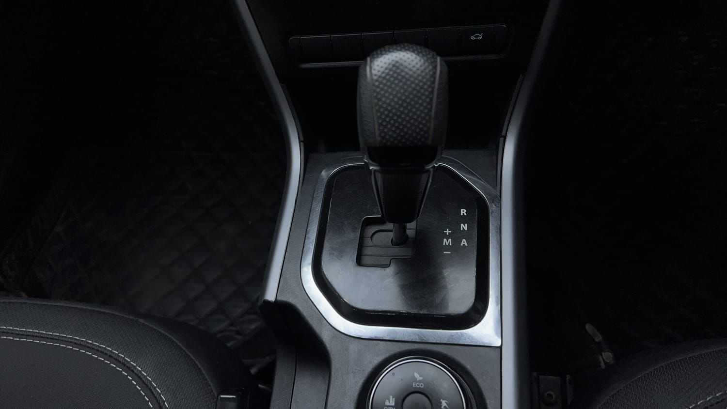 Used 2022 Tata Nexon XMA (S) Petrol Automatic interior GEAR  KNOB VIEW