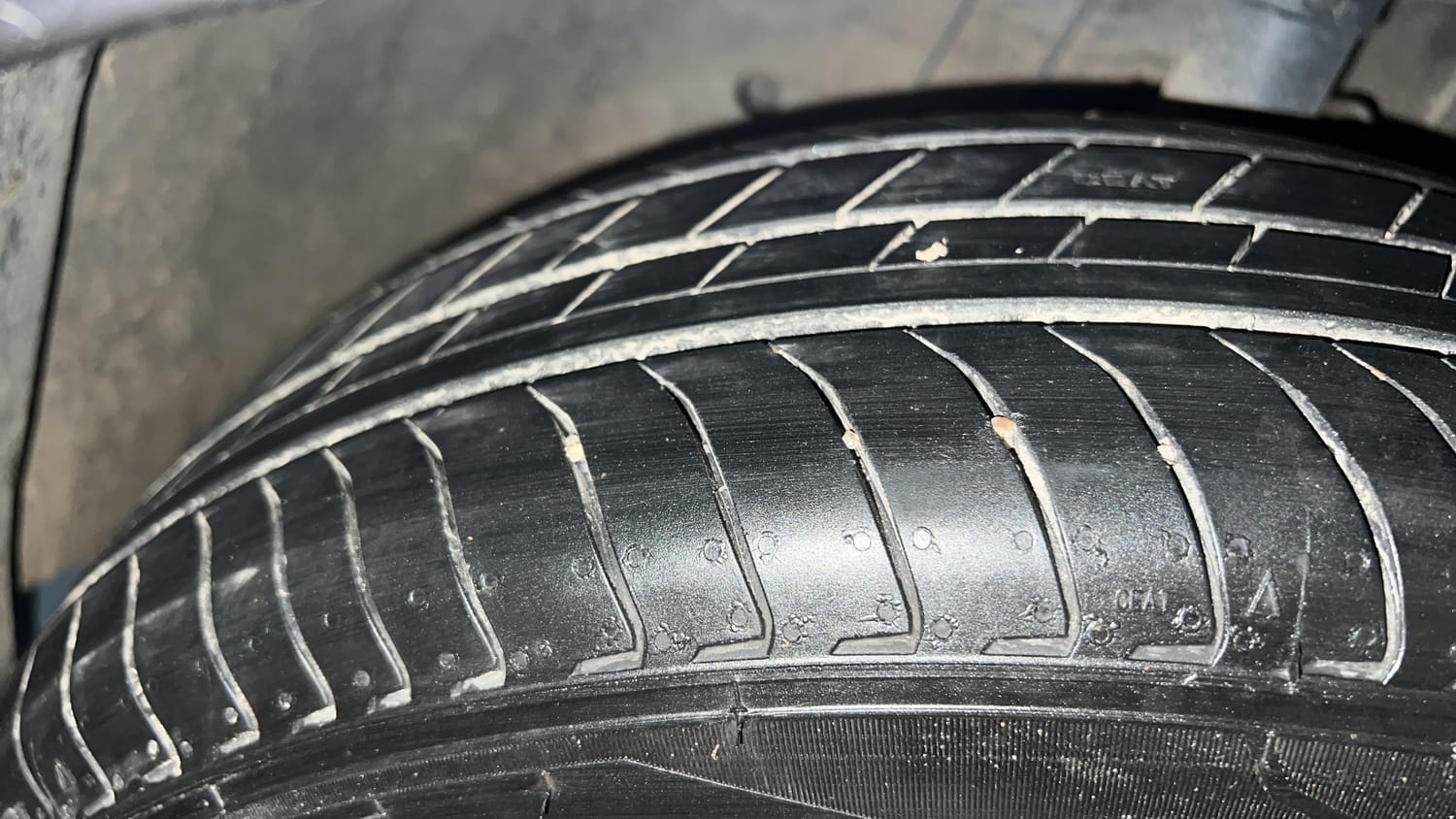 Used 2019 Honda Amaze 1.2 V CVT Petrol Petrol Automatic tyres RIGHT FRONT TYRE TREAD VIEW