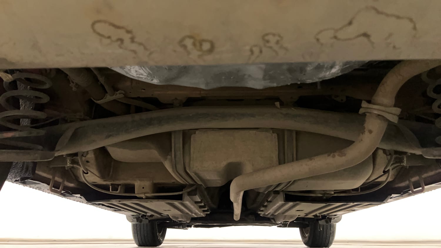 Used 2019 maruti-suzuki Vitara Brezza ZDi AGS Diesel Automatic extra REAR UNDERBODY VIEW (TAKEN FROM REAR)