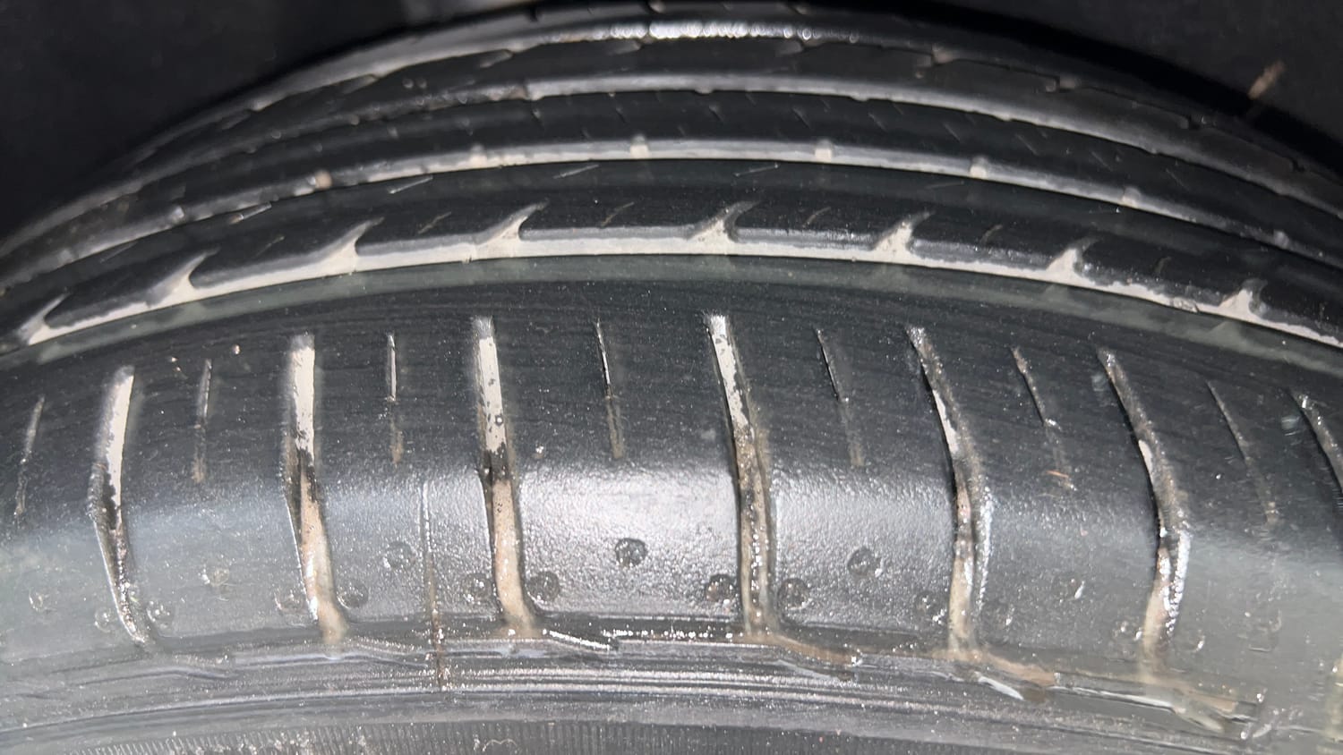 Used 2018 Ford EcoSport Titanium + 1.5L TDCi Diesel Manual tyres RIGHT REAR TYRE TREAD VIEW