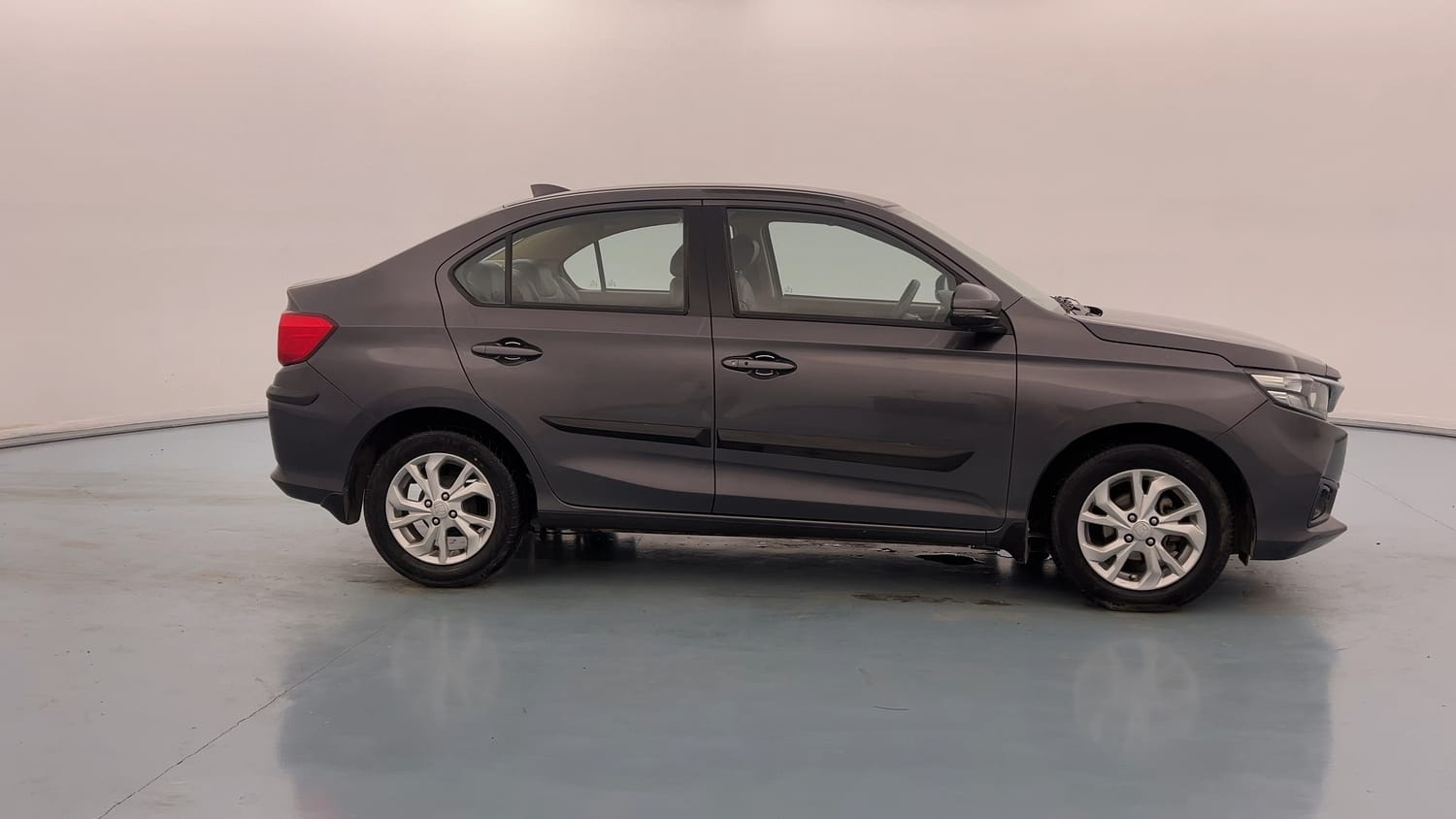 Used 2019 Honda Amaze 1.2 V CVT Petrol Petrol Automatic exterior RIGHT SIDE VIEW