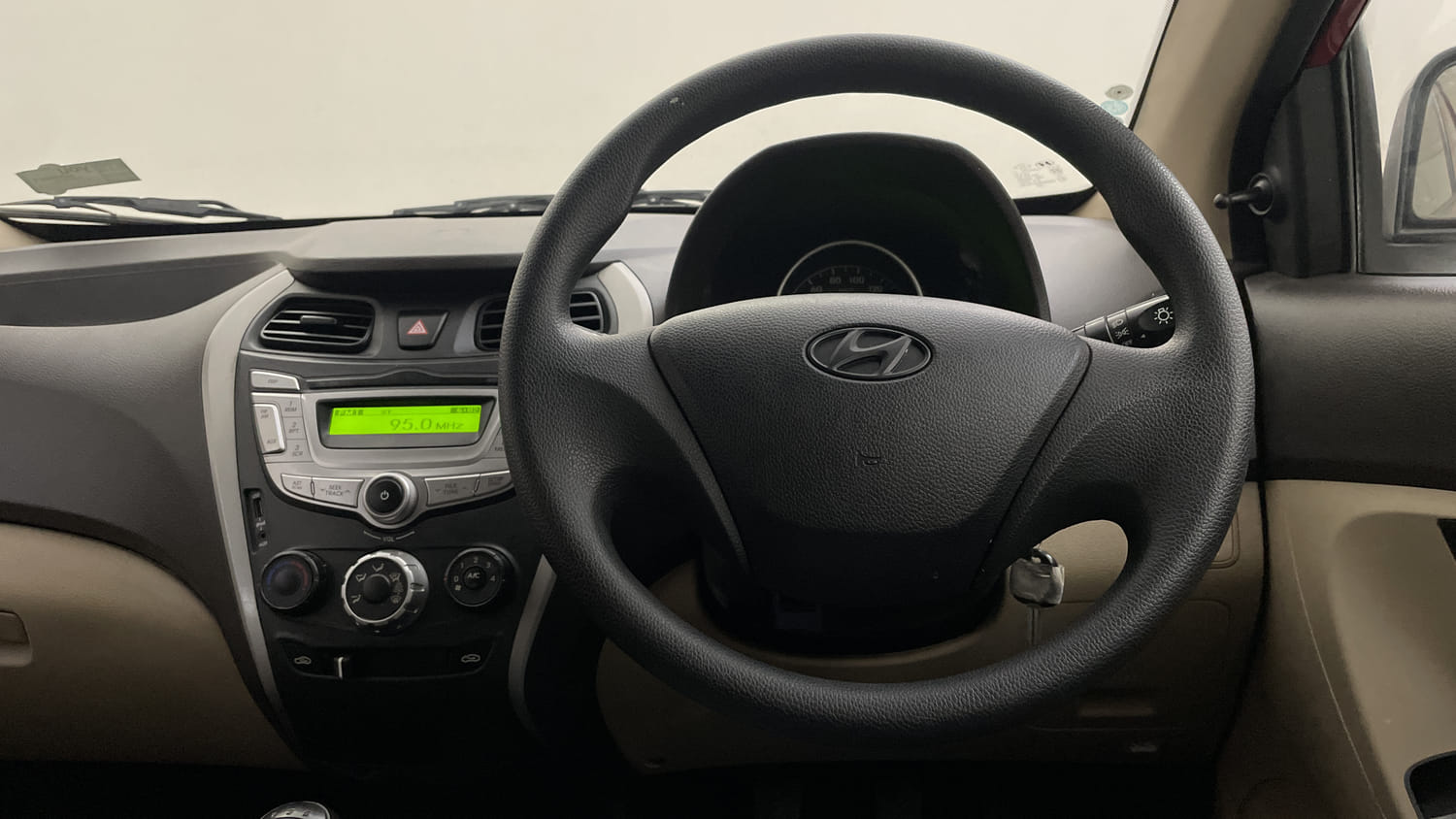 Used 2015 Hyundai Eon Magna + Petrol Manual interior STEERING VIEW