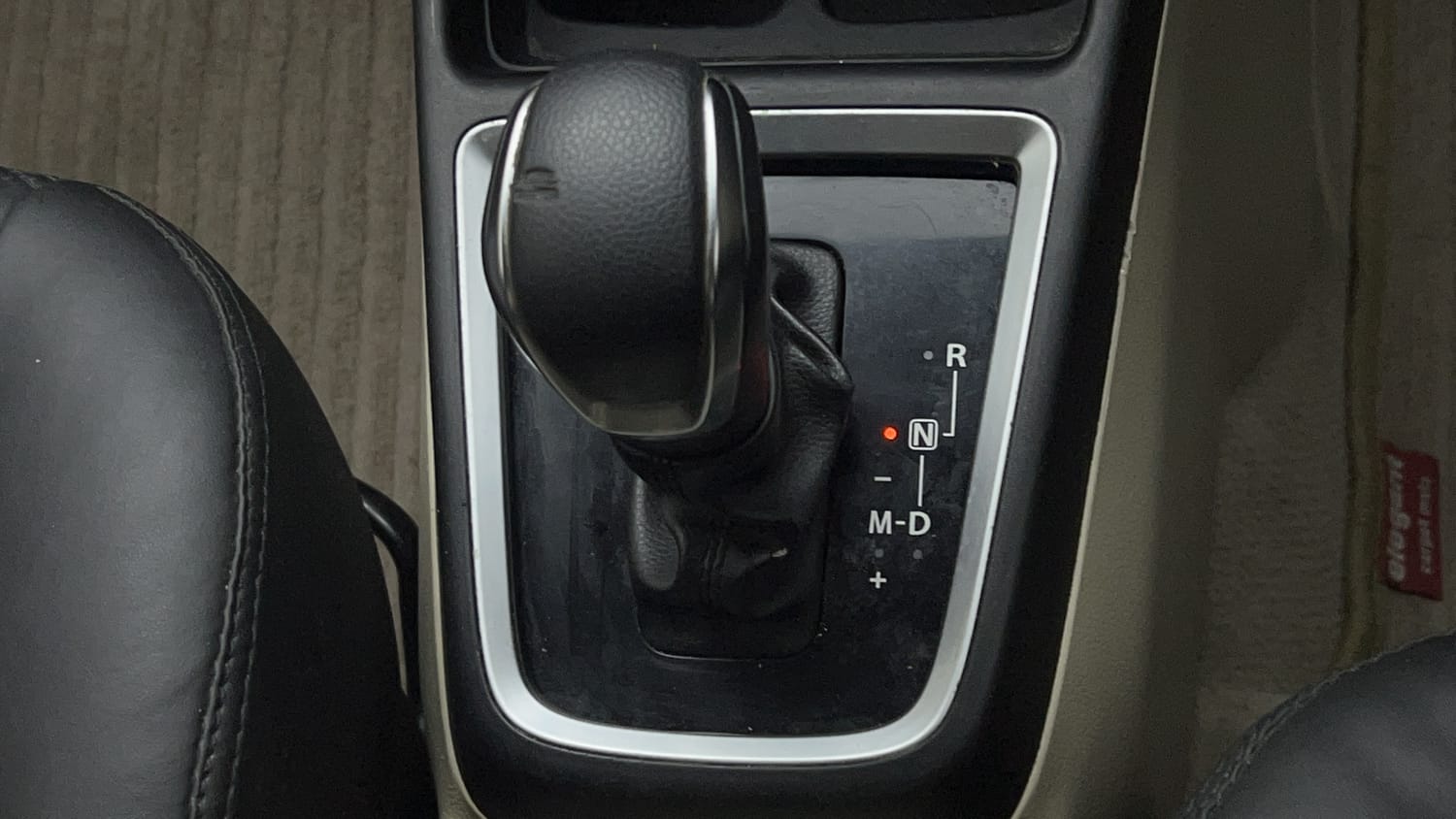 Used 2018 Maruti Suzuki Dzire VXi AMT Petrol Automatic interior GEAR  KNOB VIEW