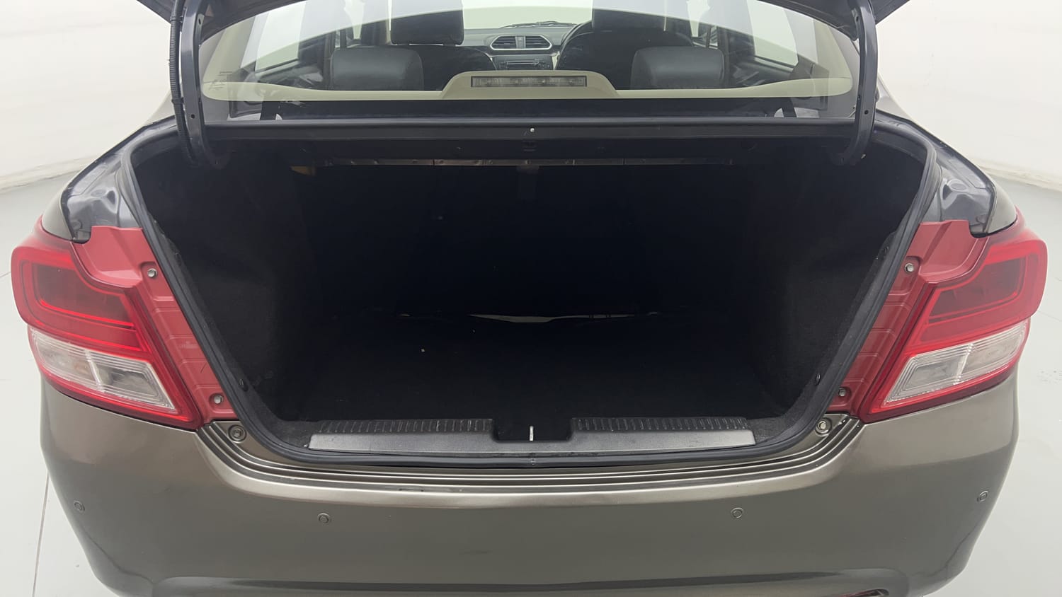 Used 2018 Maruti Suzuki Dzire VXi AMT Petrol Automatic interior DICKY INSIDE VIEW