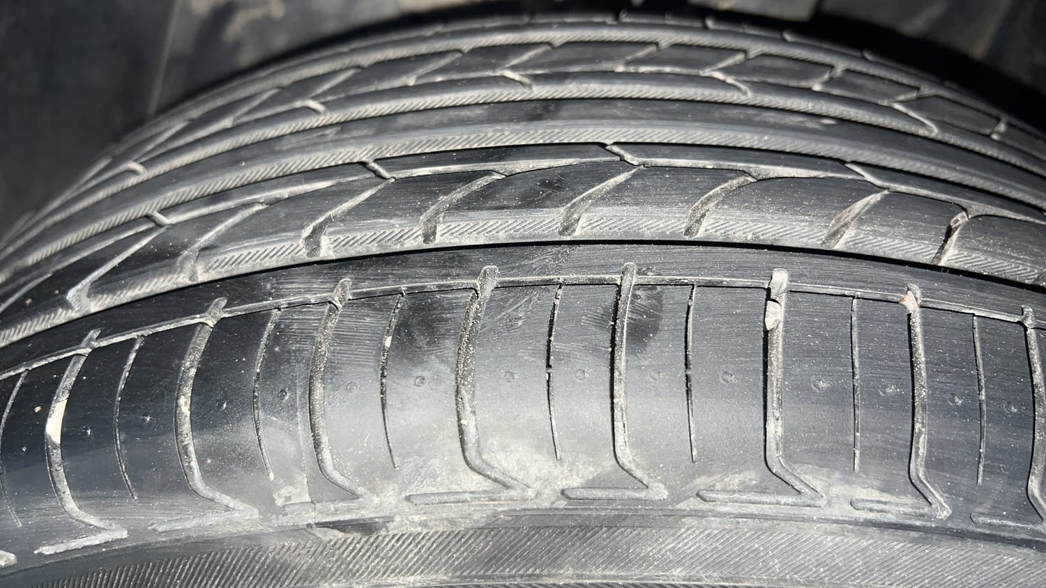 Used 2022 Tata Nexon XMA (S) Petrol Automatic tyres LEFT FRONT TYRE TREAD VIEW