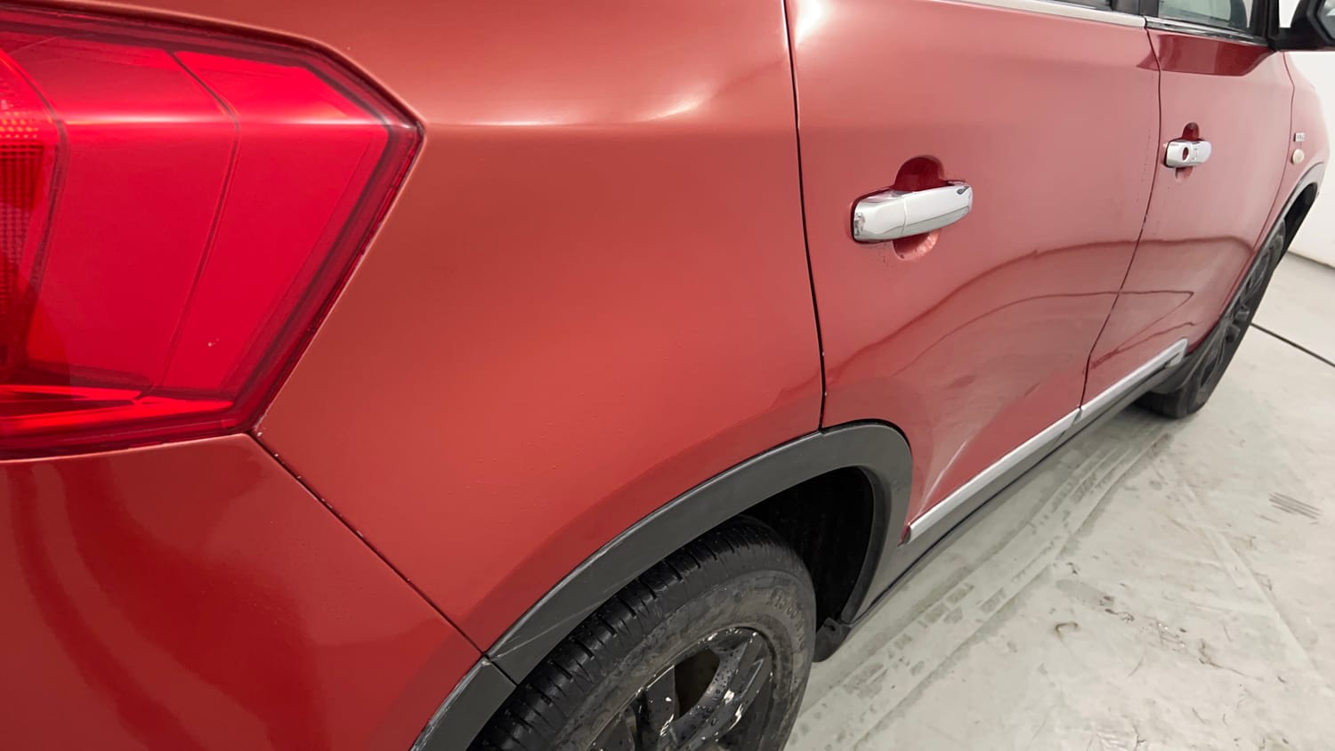 Used 2019 maruti-suzuki Vitara Brezza ZDi AGS Diesel Automatic dents MINOR SCRATCH