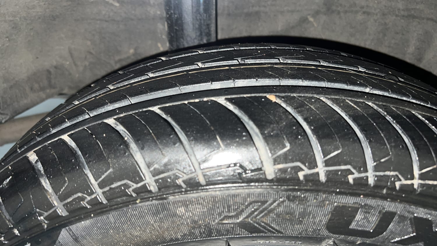 Used 2019 Honda Amaze 1.2 V CVT Petrol Petrol Automatic tyres RIGHT REAR TYRE TREAD VIEW