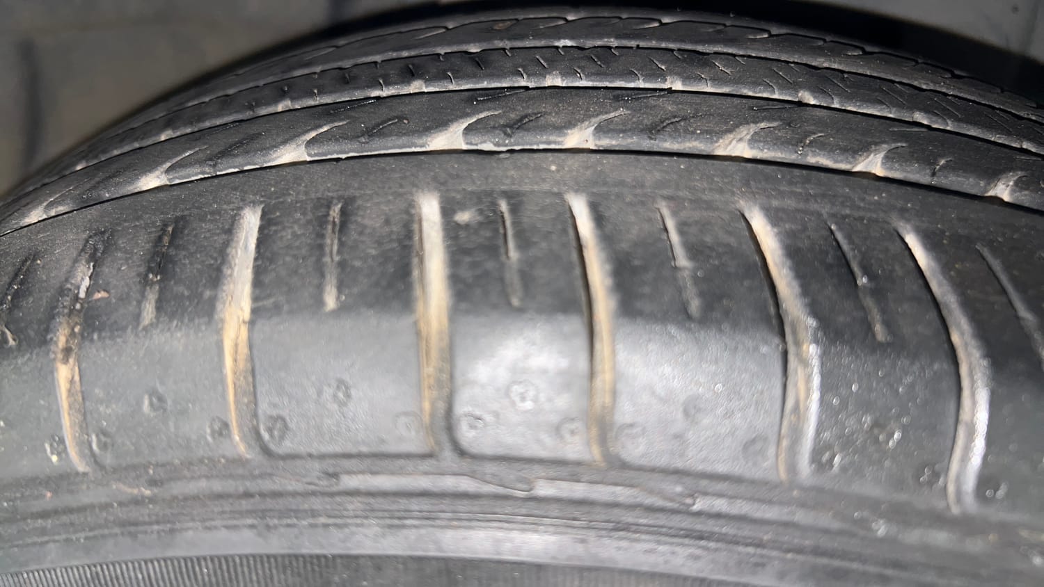 Used 2018 Ford EcoSport Titanium + 1.5L TDCi Diesel Manual tyres RIGHT FRONT TYRE TREAD VIEW