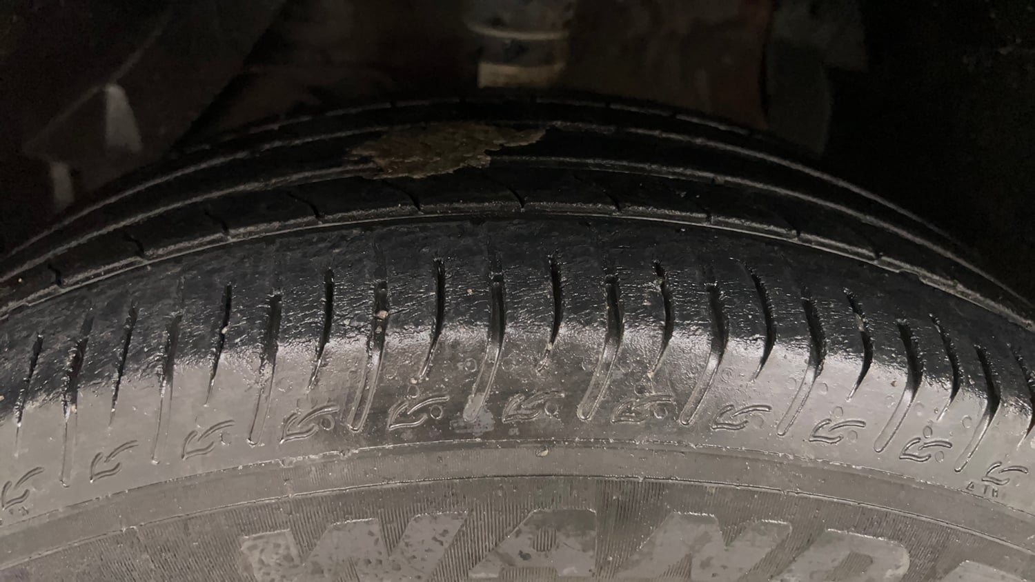 Used 2019 maruti-suzuki Vitara Brezza ZDi AGS Diesel Automatic tyres LEFT FRONT TYRE TREAD VIEW