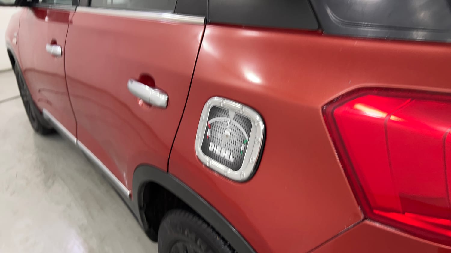 Used 2019 maruti-suzuki Vitara Brezza ZDi AGS Diesel Automatic dents MINOR SCRATCH