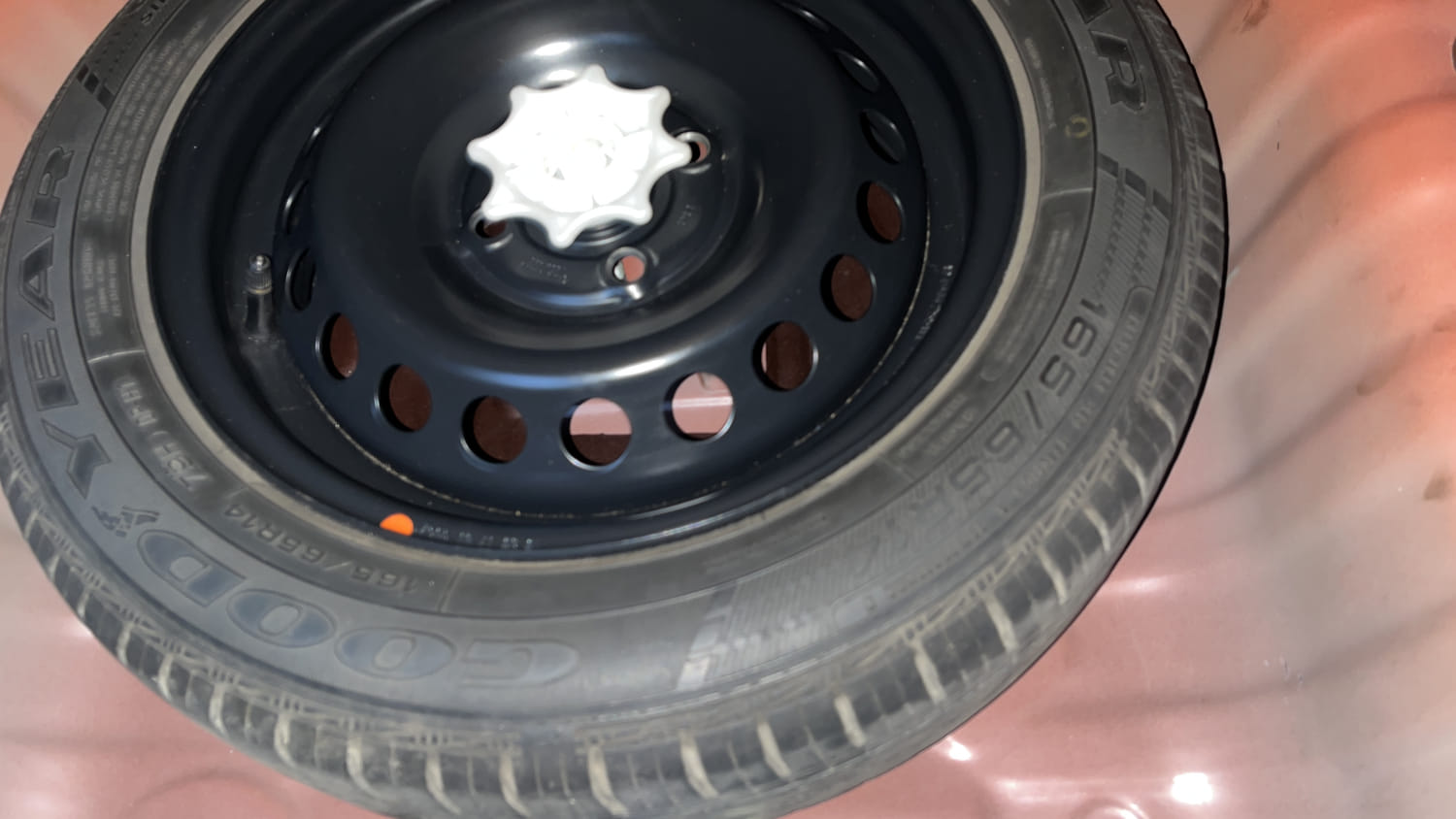 Used 2017 Hyundai Grand i10 Sportz (O) AT 1.2 Kappa VTVT Petrol Automatic tyres SPARE TYRE VIEW