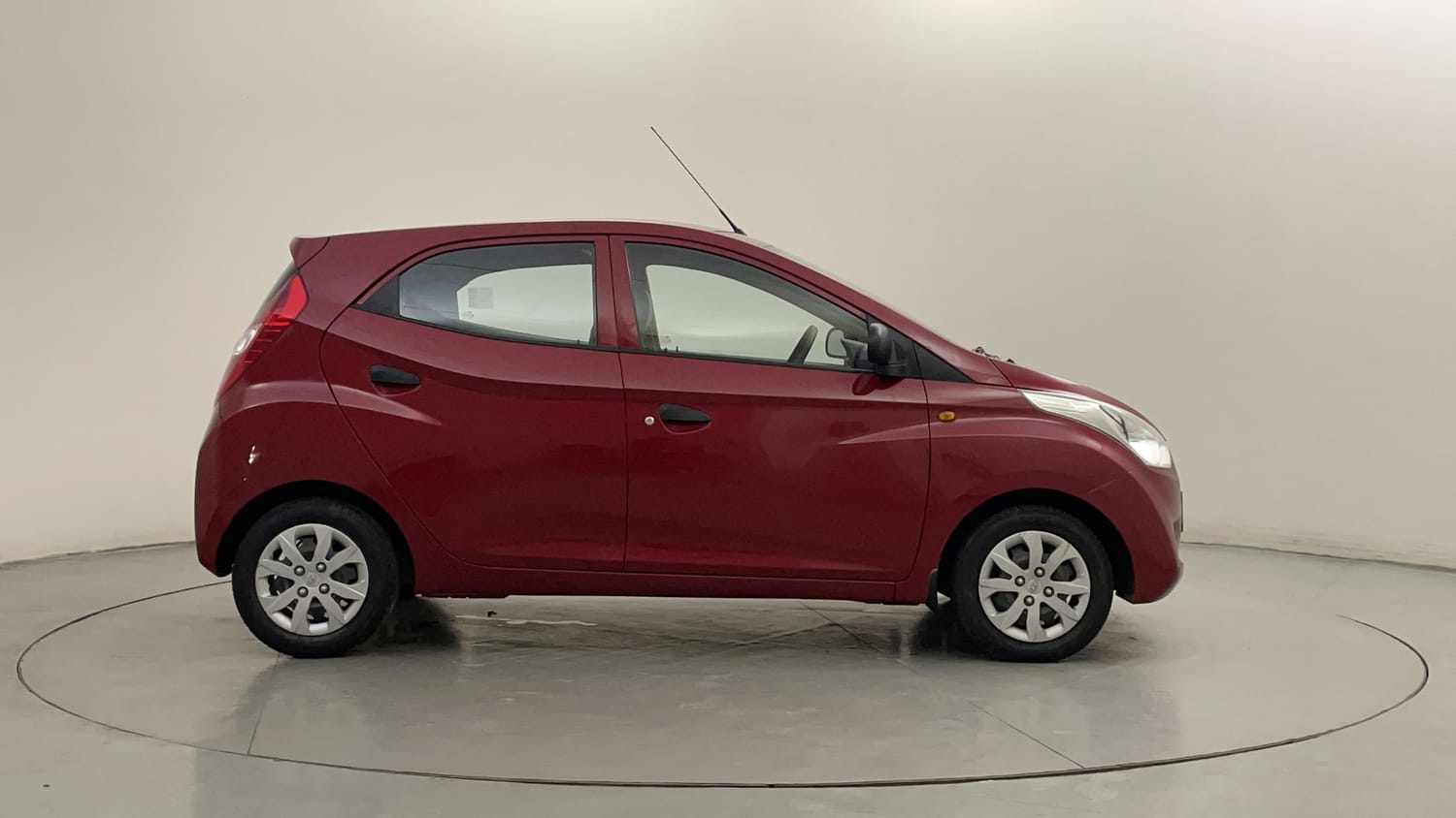 Used 2015 Hyundai Eon Magna + Petrol Manual exterior RIGHT SIDE VIEW