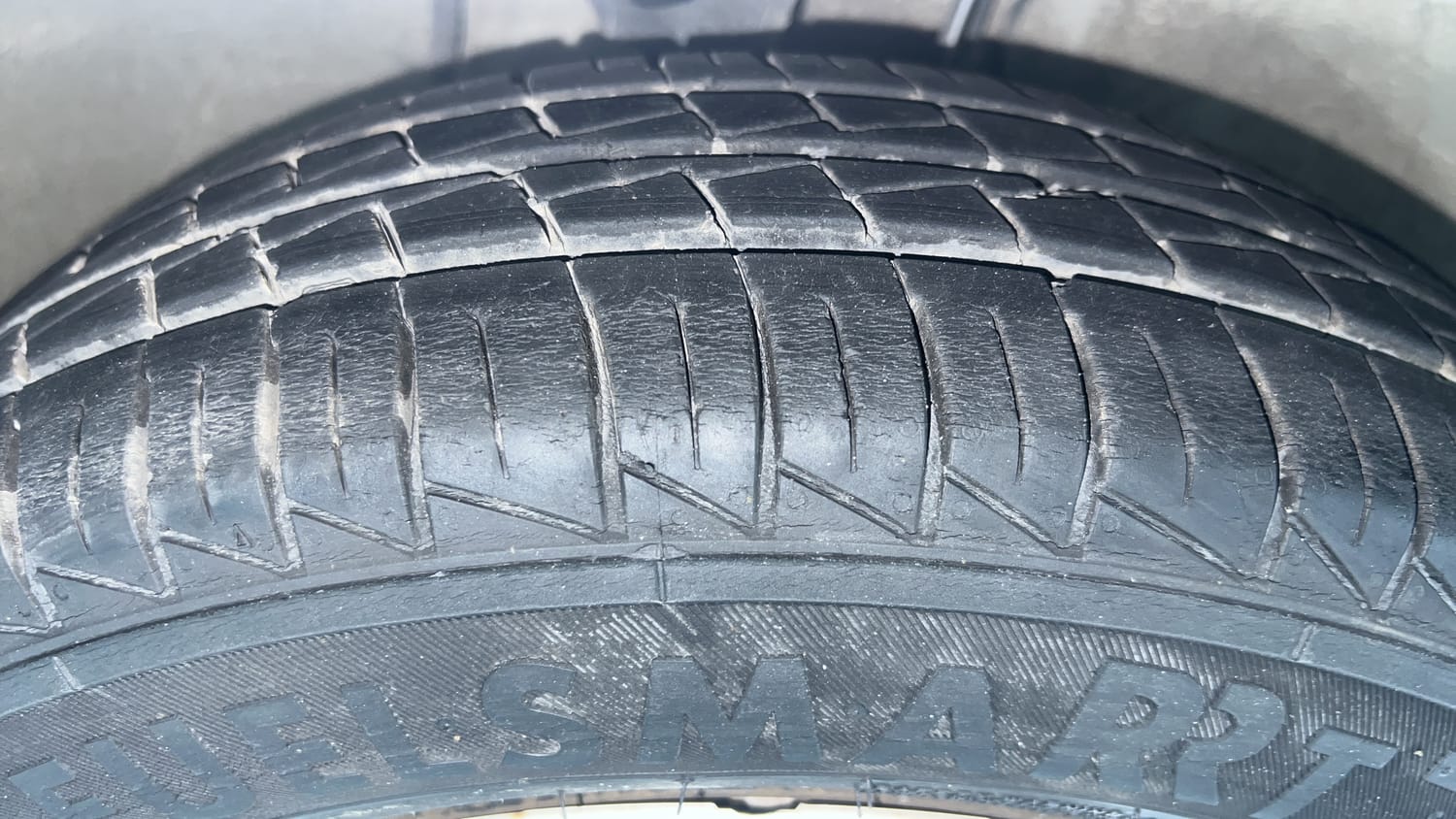 Used 2020 Maruti Suzuki Alto 800 LXi Petrol Manual tyres RIGHT FRONT TYRE TREAD VIEW