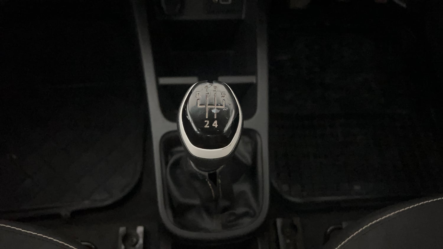 Used 2023 Renault Kwid CLIMBER Petrol Manual interior GEAR  KNOB VIEW