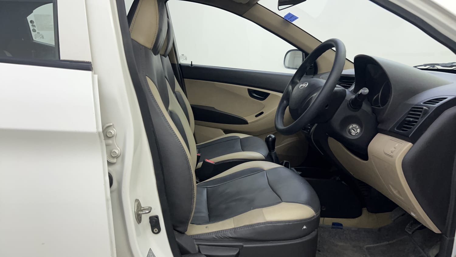 Used 2012 Hyundai Eon Magna Petrol Manual interior RIGHT SIDE FRONT DOOR CABIN VIEW