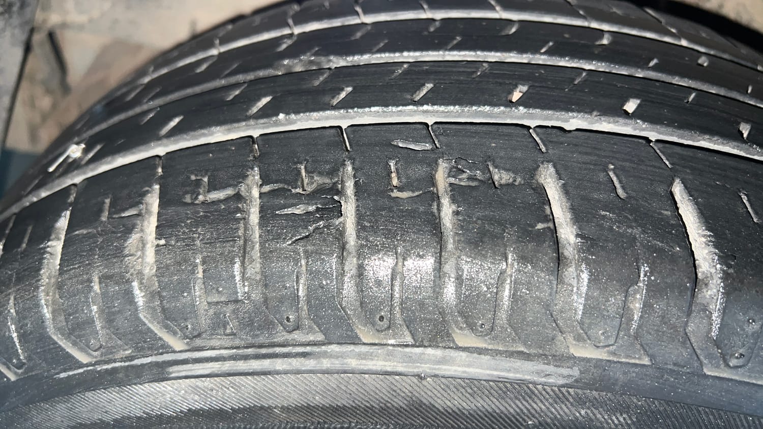 Used 2021 Hyundai Verna SX 1.5 MPi Petrol Manual tyres RIGHT REAR TYRE TREAD VIEW