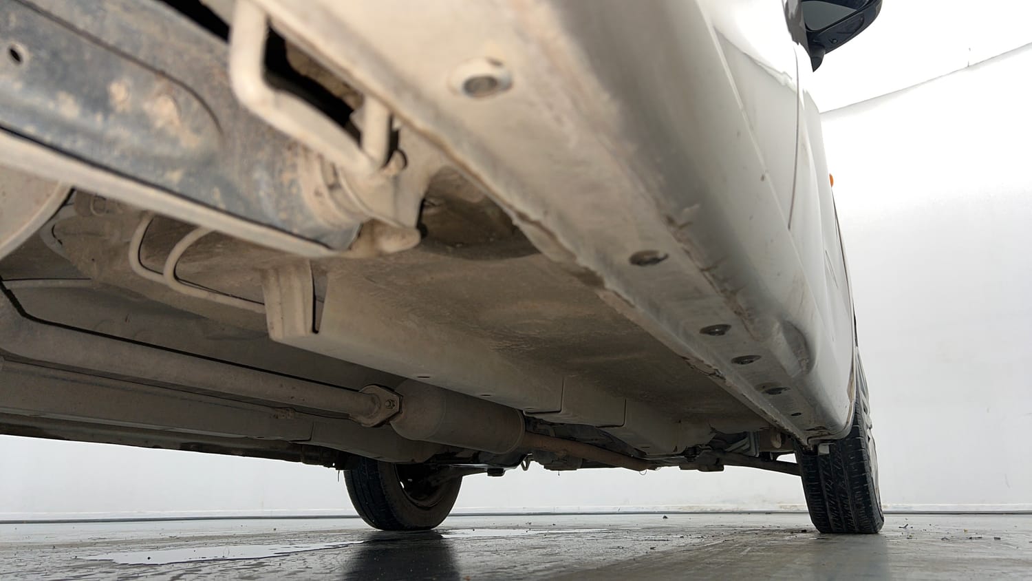 Used 2013 Maruti Suzuki Wagon R VXI Petrol Manual extra REAR RIGHT UNDERBODY VIEW