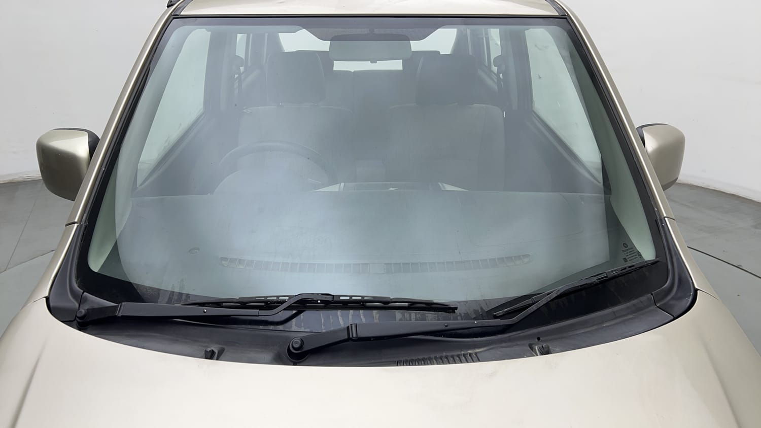 Used 2013 Maruti Suzuki Wagon R VXI Petrol Manual exterior FRONT WINDSHIELD VIEW