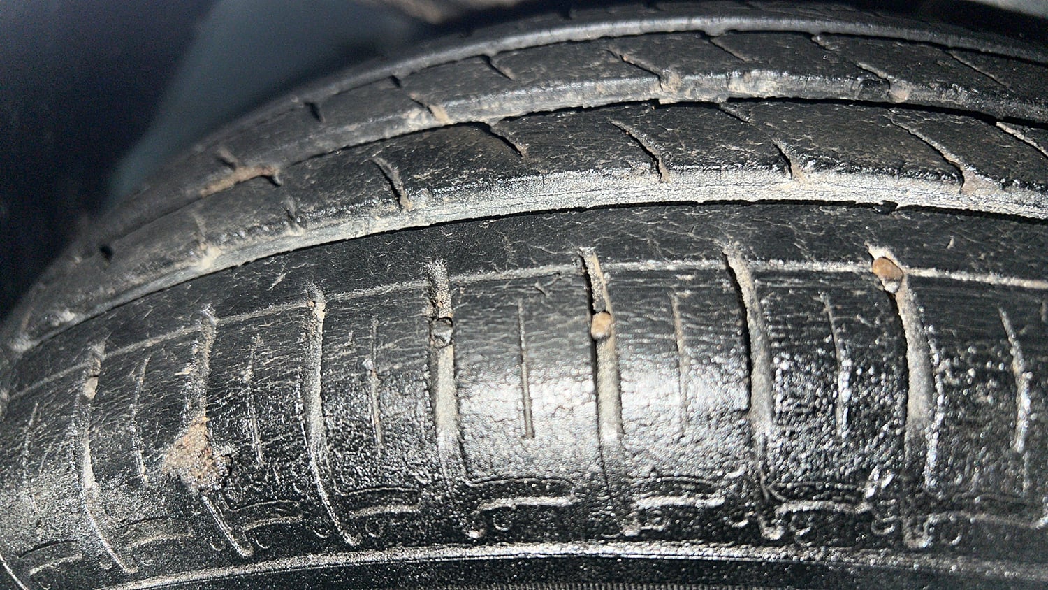 Used 2020 Hyundai Grand i10 Nios Sportz 1.2 Kappa VTVT Petrol Manual tyres LEFT FRONT TYRE TREAD VIEW