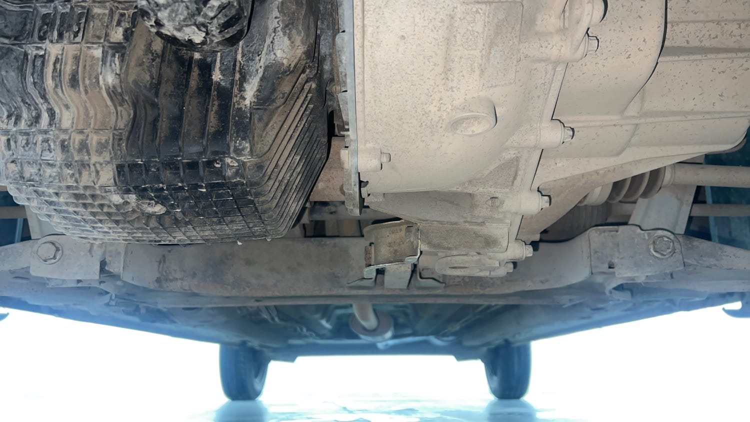 Used 2020 Renault Kwid 1.0 RXT AMT Opt Petrol Automatic extra FRONT LEFT UNDERBODY VIEW