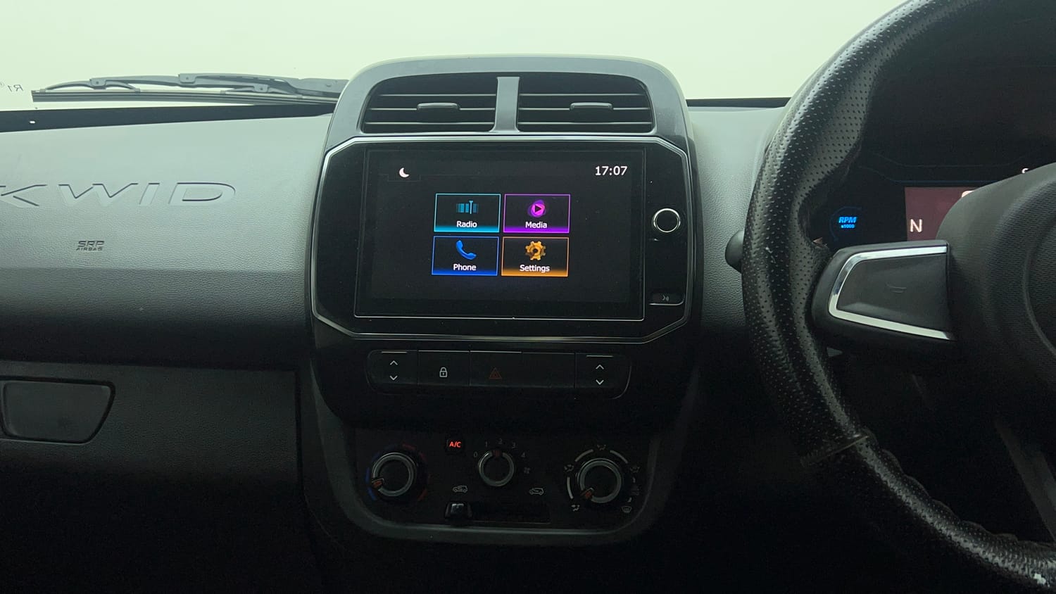 Used 2020 Renault Kwid 1.0 RXT AMT Opt Petrol Automatic top_features Integrated (in-dash) music system