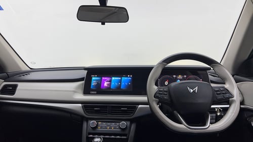 Used 2024 Mahindra XUV700 AX5 Petrol MT 7 STR Petrol Manual interior DASHBOARD VIEW