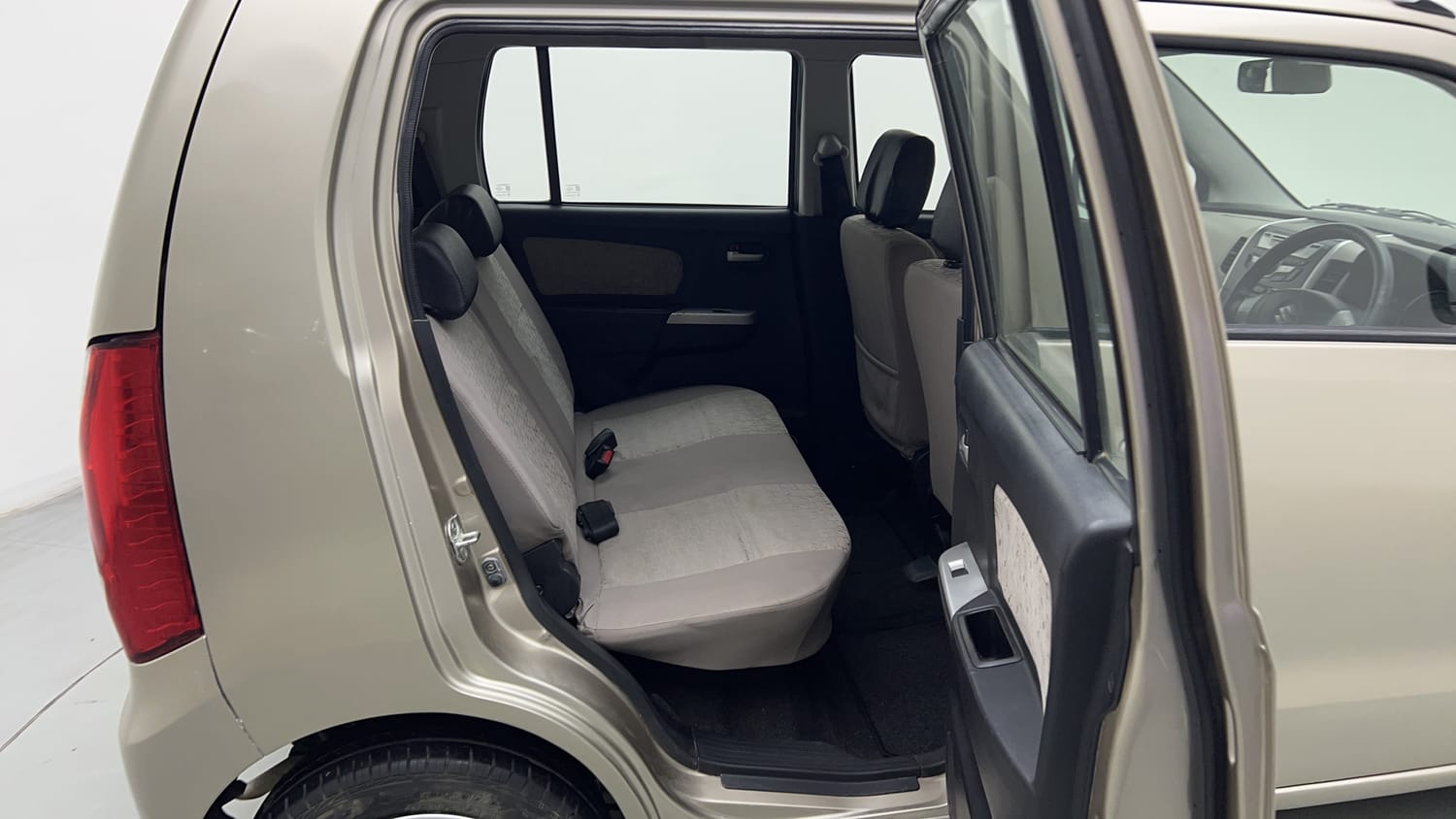 Used 2013 Maruti Suzuki Wagon R VXI Petrol Manual interior RIGHT SIDE REAR DOOR CABIN VIEW