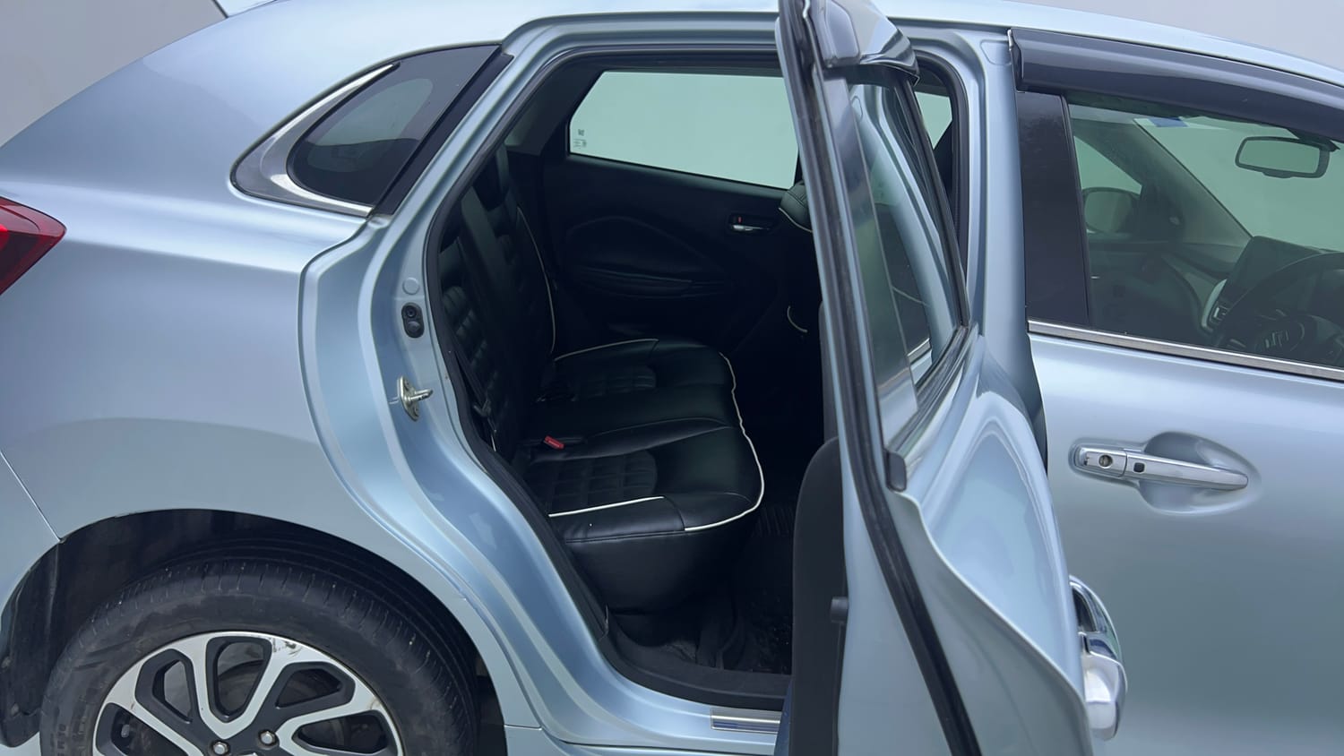 Used 2022 Maruti Suzuki Baleno Alpha AGS Petrol Automatic interior RIGHT SIDE REAR DOOR CABIN VIEW