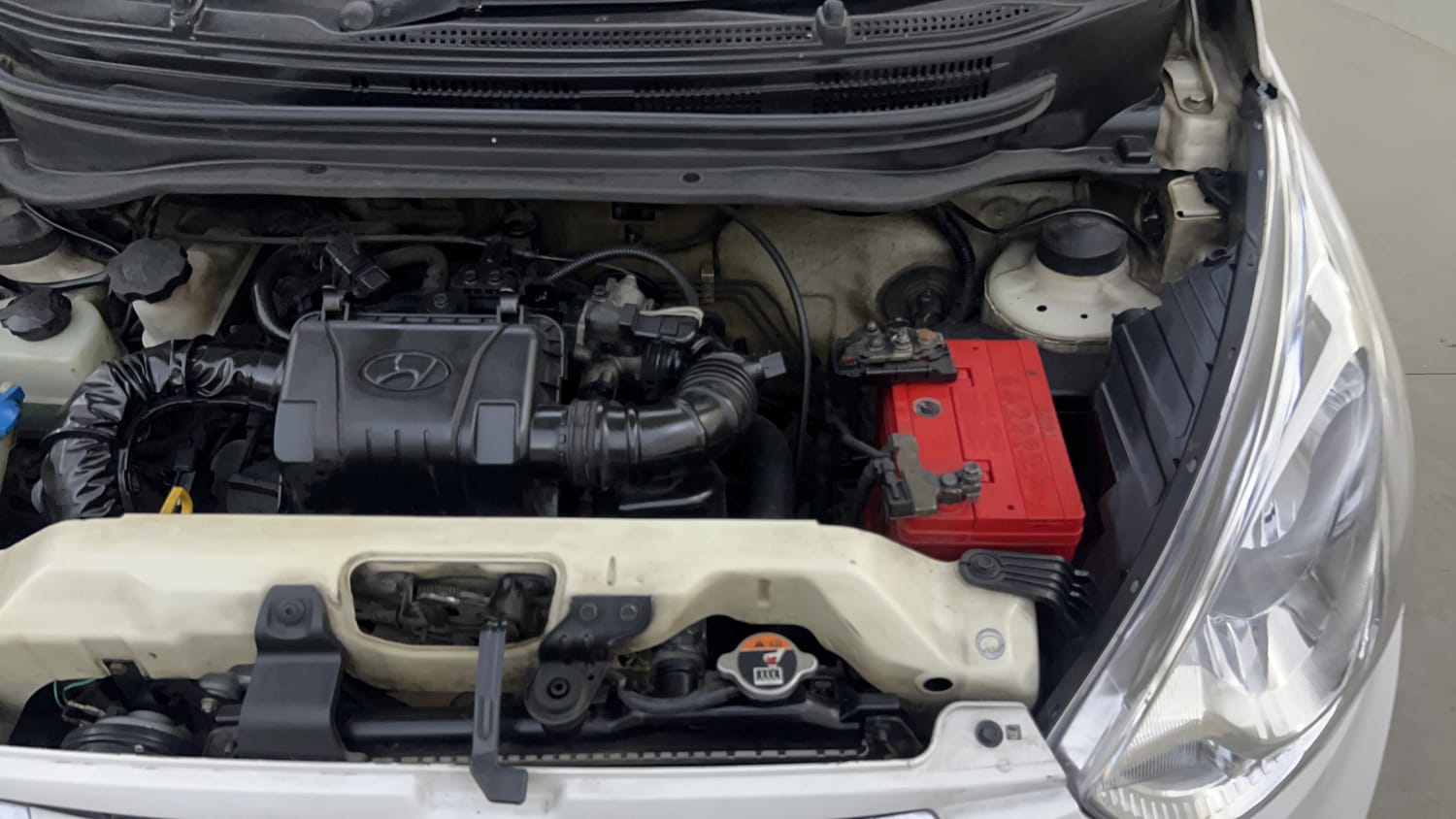 Used 2012 Hyundai Eon Magna Petrol Manual engine ENGINE LEFT SIDE VIEW